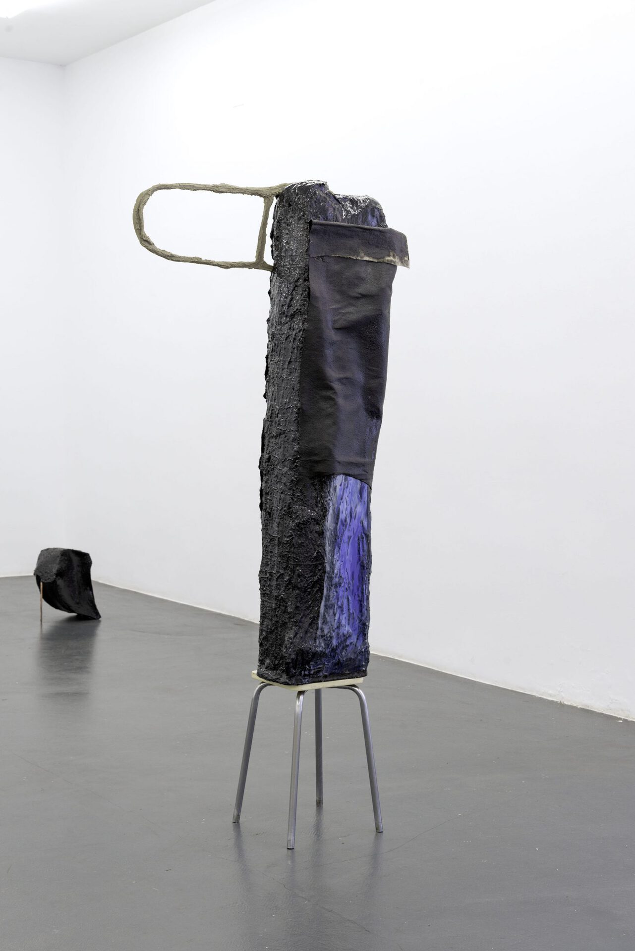 David Benarroch, Rari, 2021, Resin, cement, latex emulsion, polyurethane foam, fibreglass fiber, linen, pigment, duo component resin-cement, stool, 182 x 27 x 85 cm (Photo: Sasha Tamarin)