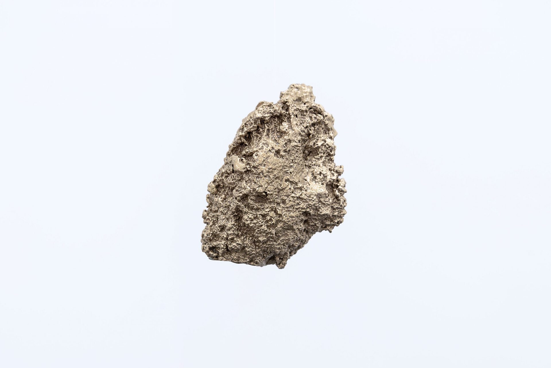 David Benarroch, La Filomena, 2021, Cast bronze, 8 x 6 x 4 cm (Photo: Sasha Tamarin)