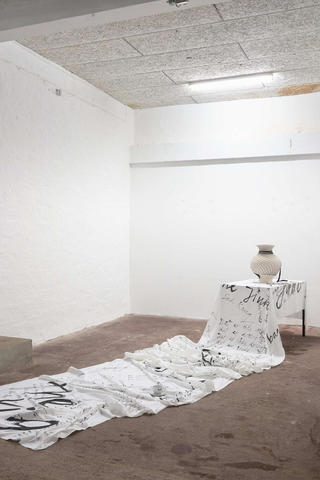 Eliyah Mesayer & Julie Stavad, The King and the Jinn, 2022, installation, 2