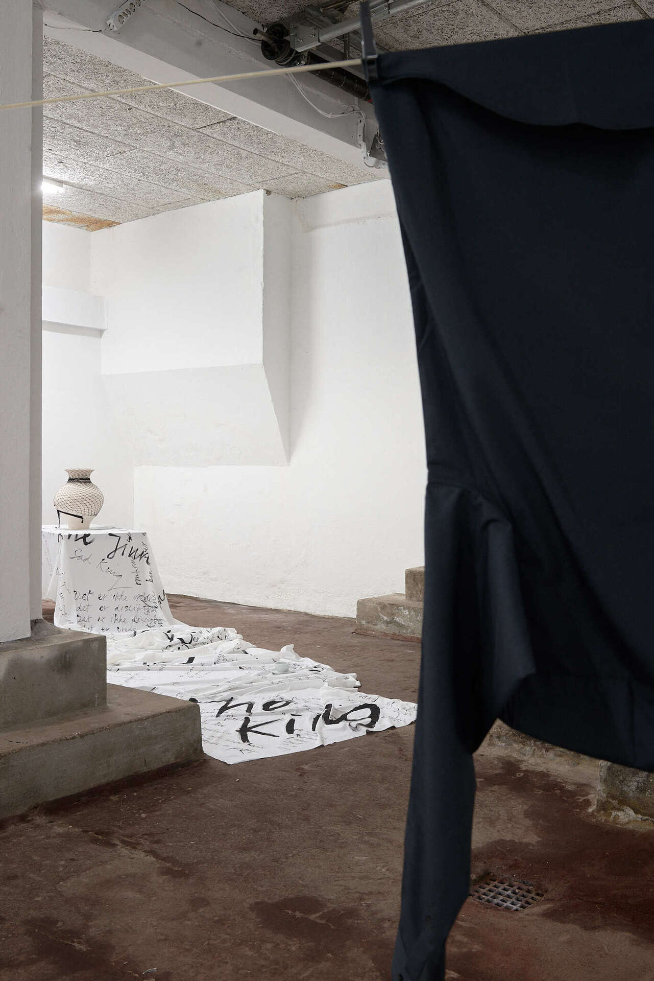 Eliyah Mesayer & Julie Stavad, The King and the Jinn, 2022, installation, 5