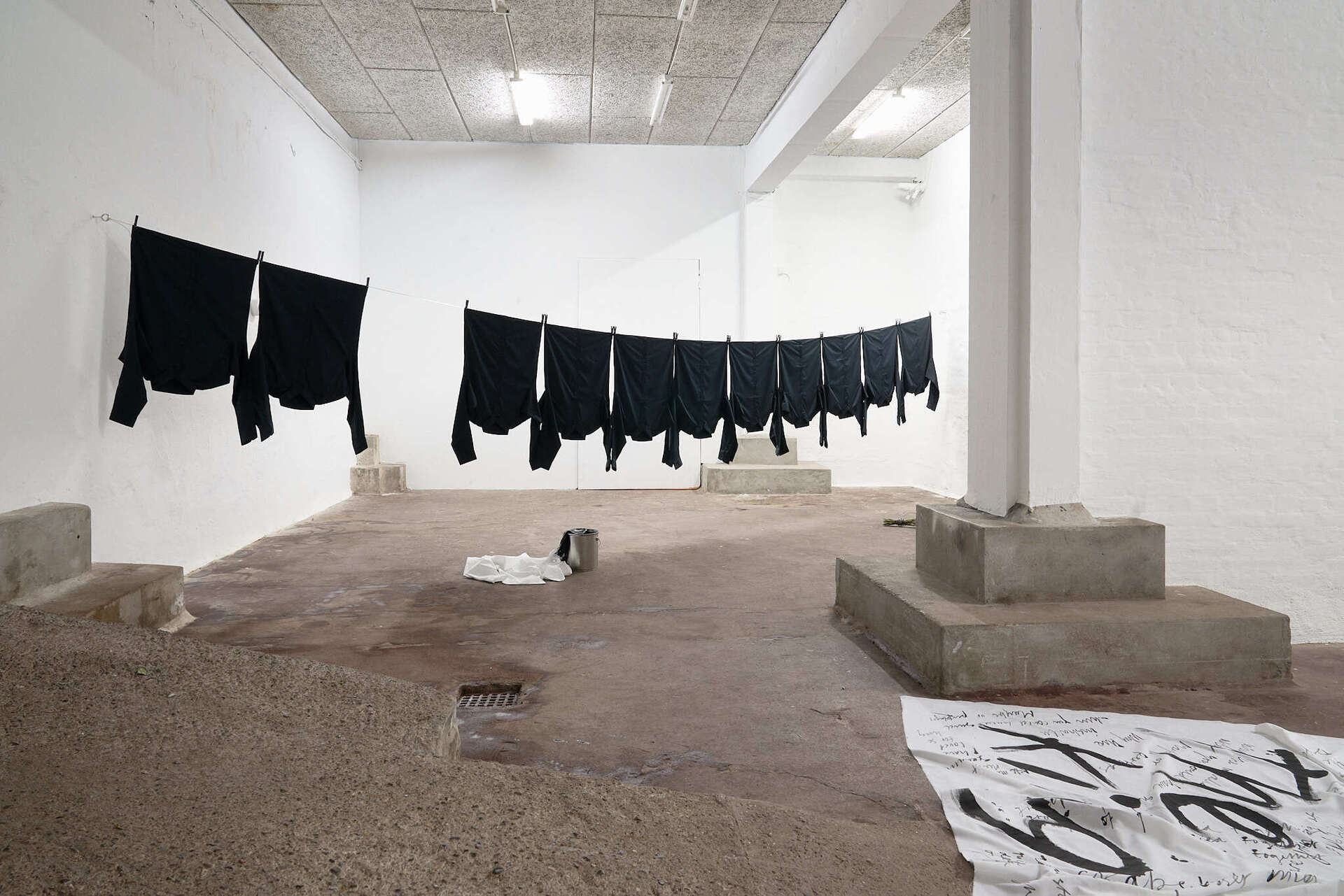 Eliyah Mesayer & Julie Stavad, The King and the Jinn, 2022, installation, 6
