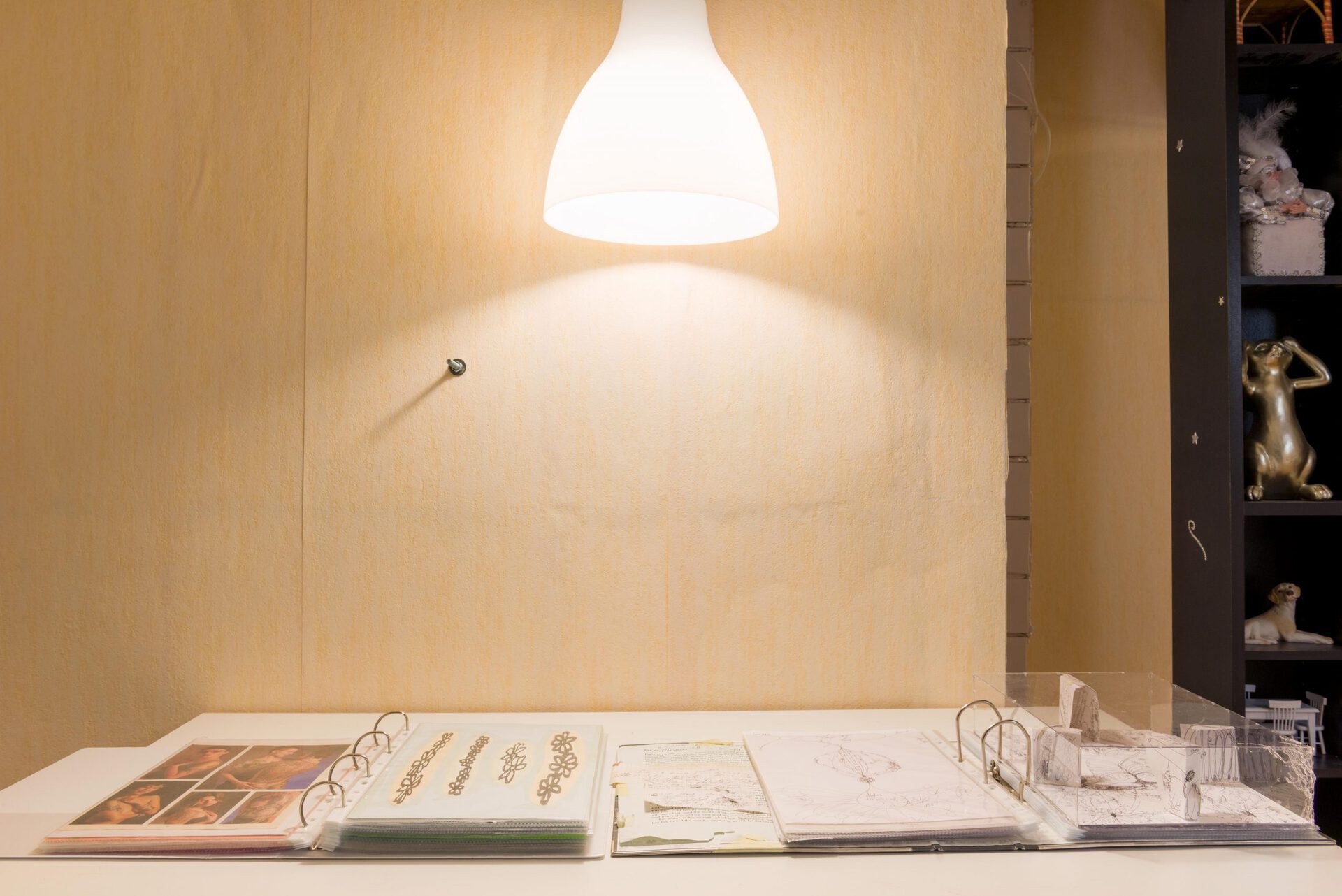 Mario Melis, Archives, 2017-2022 ; photo ©Lola Pertsowsky 		- Nicholas Goudket, Extraits, 2020-2021 ; photo ©Lola Pertsowsky