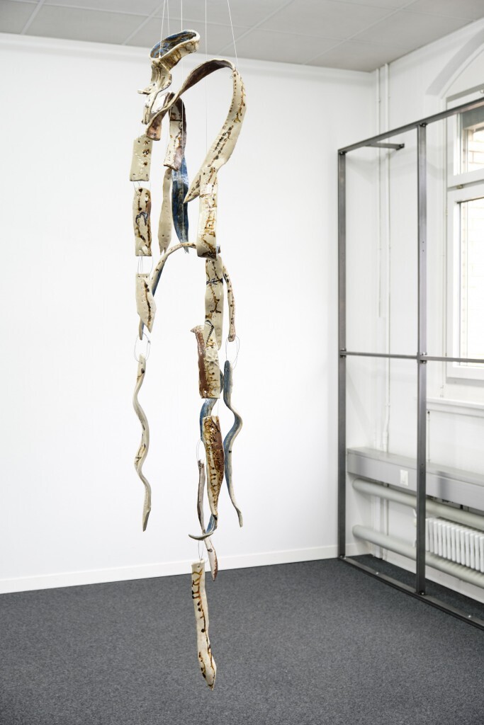 Camille Dumond, BGY 4, glazed stoneware suspension with willow and cedar ashes, steel, ca. 180 x 60 x 60 cm, 2021