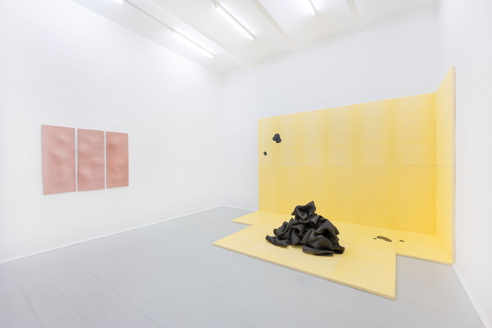 Exhibition view VERA KOX | ((undulating)), KOENIG2 by_robbygreif, Vienna 2022