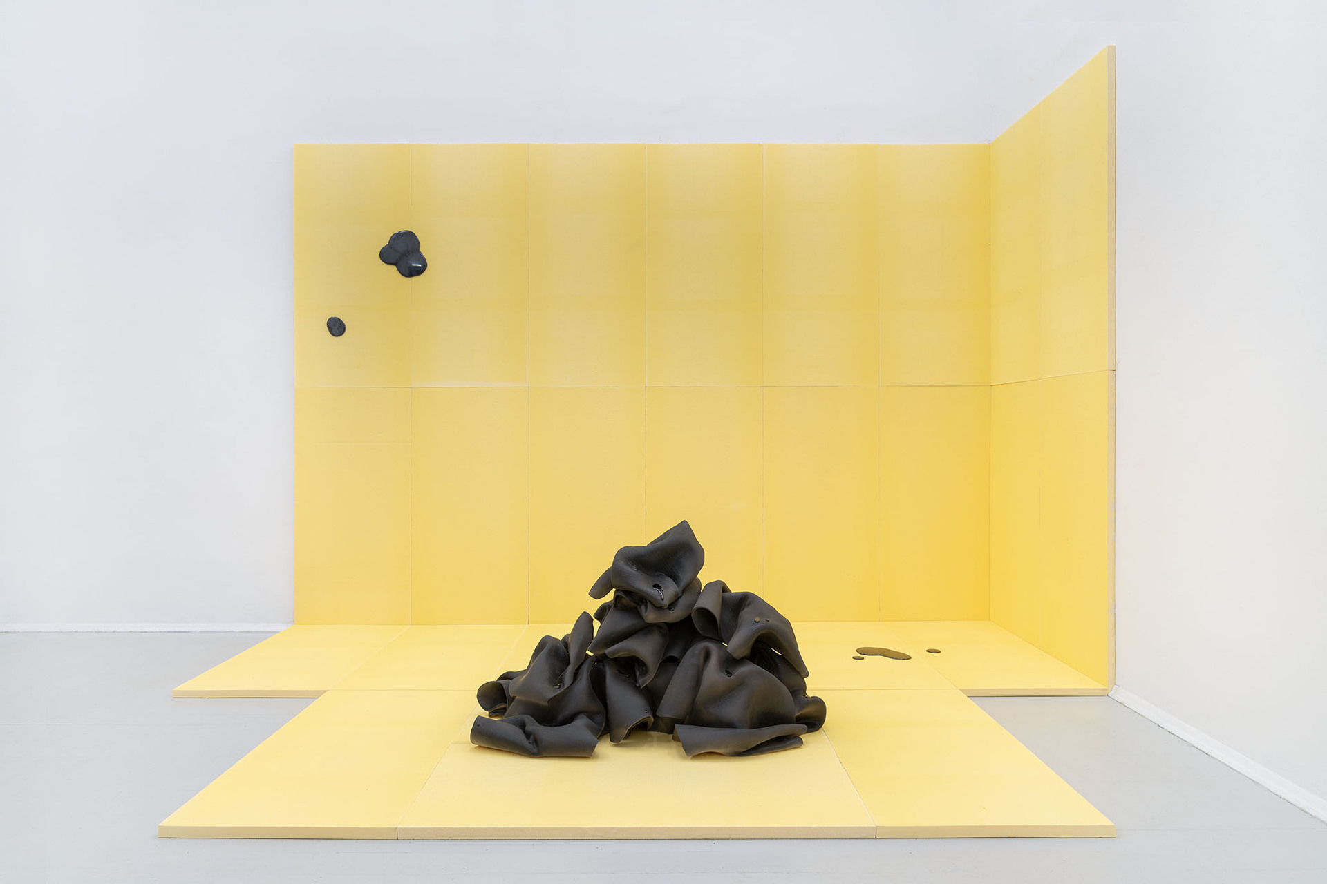 Exhibition view VERA KOX | ((undulating)), KOENIG2 by_robbygreif, Vienna 2022