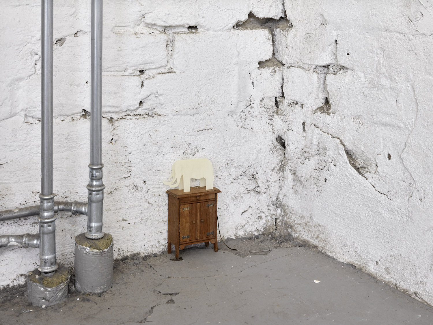 Mikkel Carlsen, Scenes (The elephant in the room)
