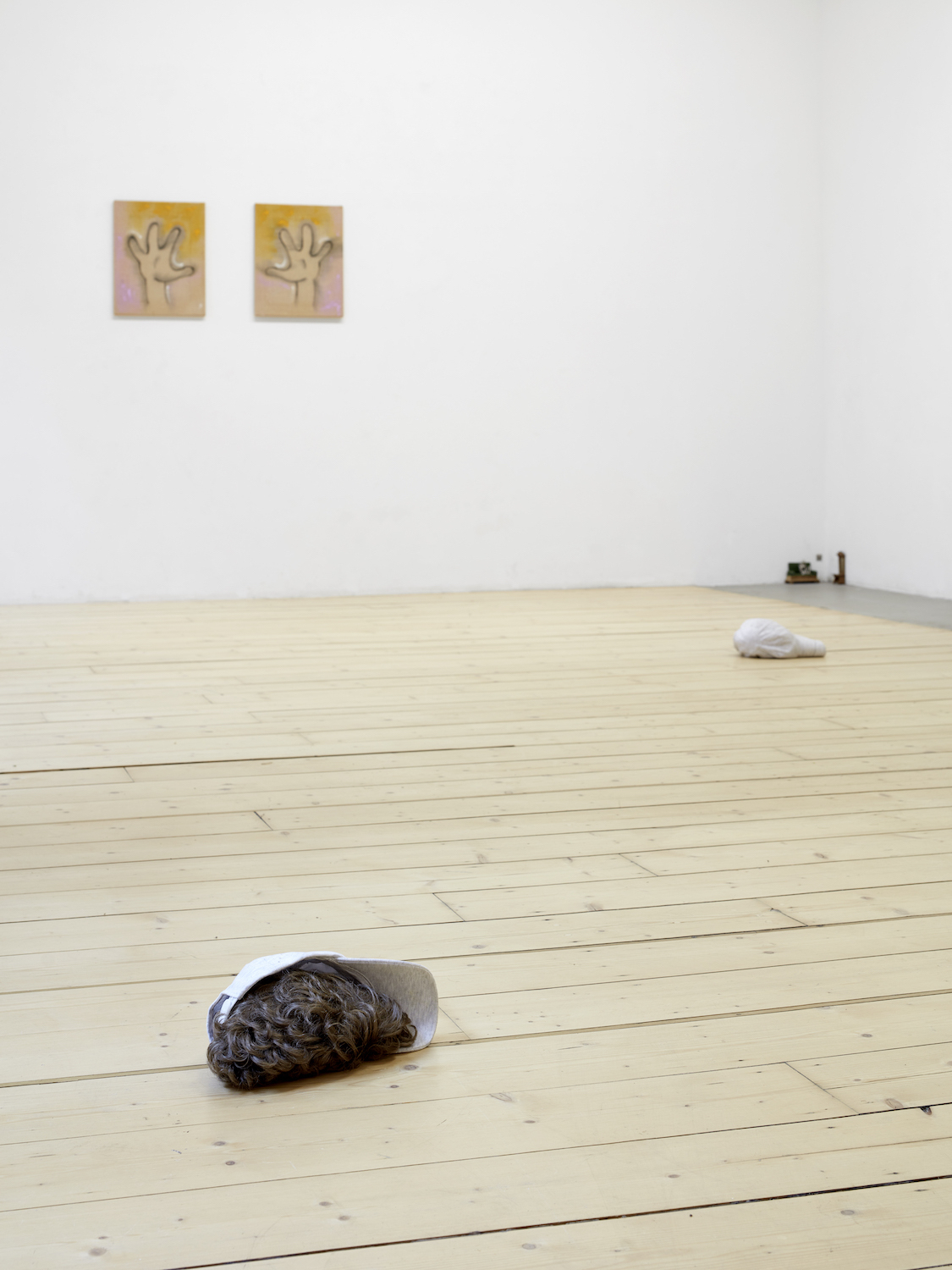 Mikkel Carlsen, Head & Lars Worm, Hands