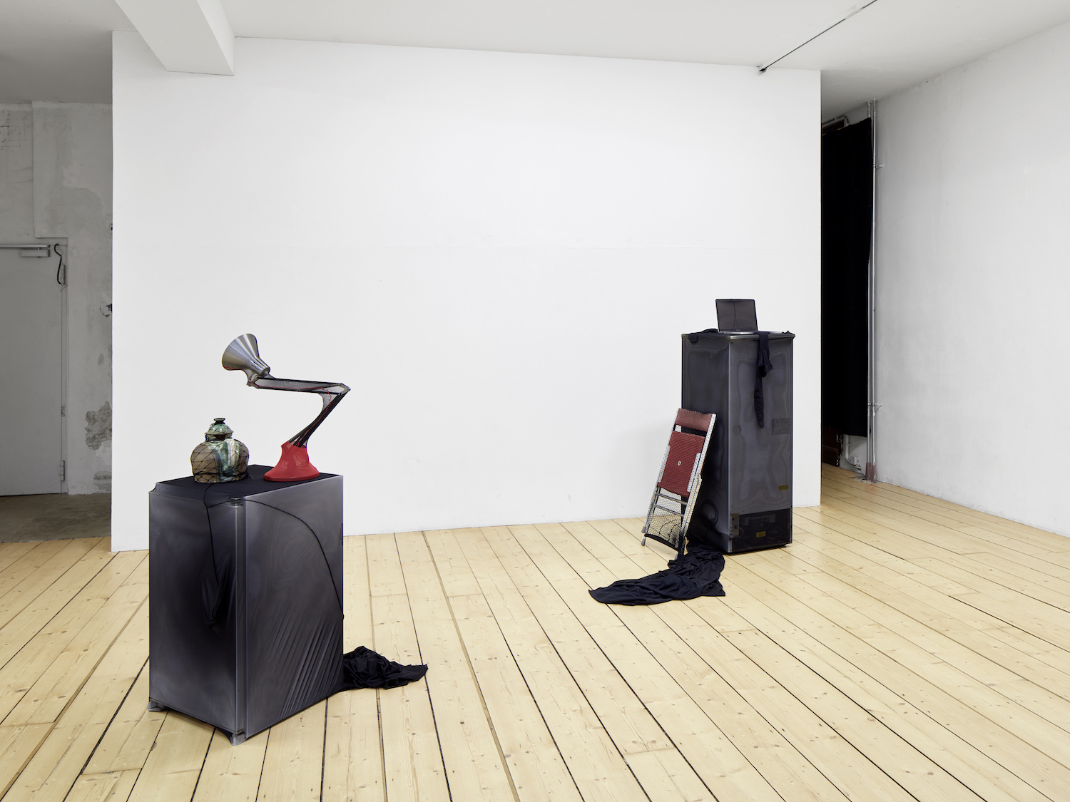 Julie Stavad, Holster
