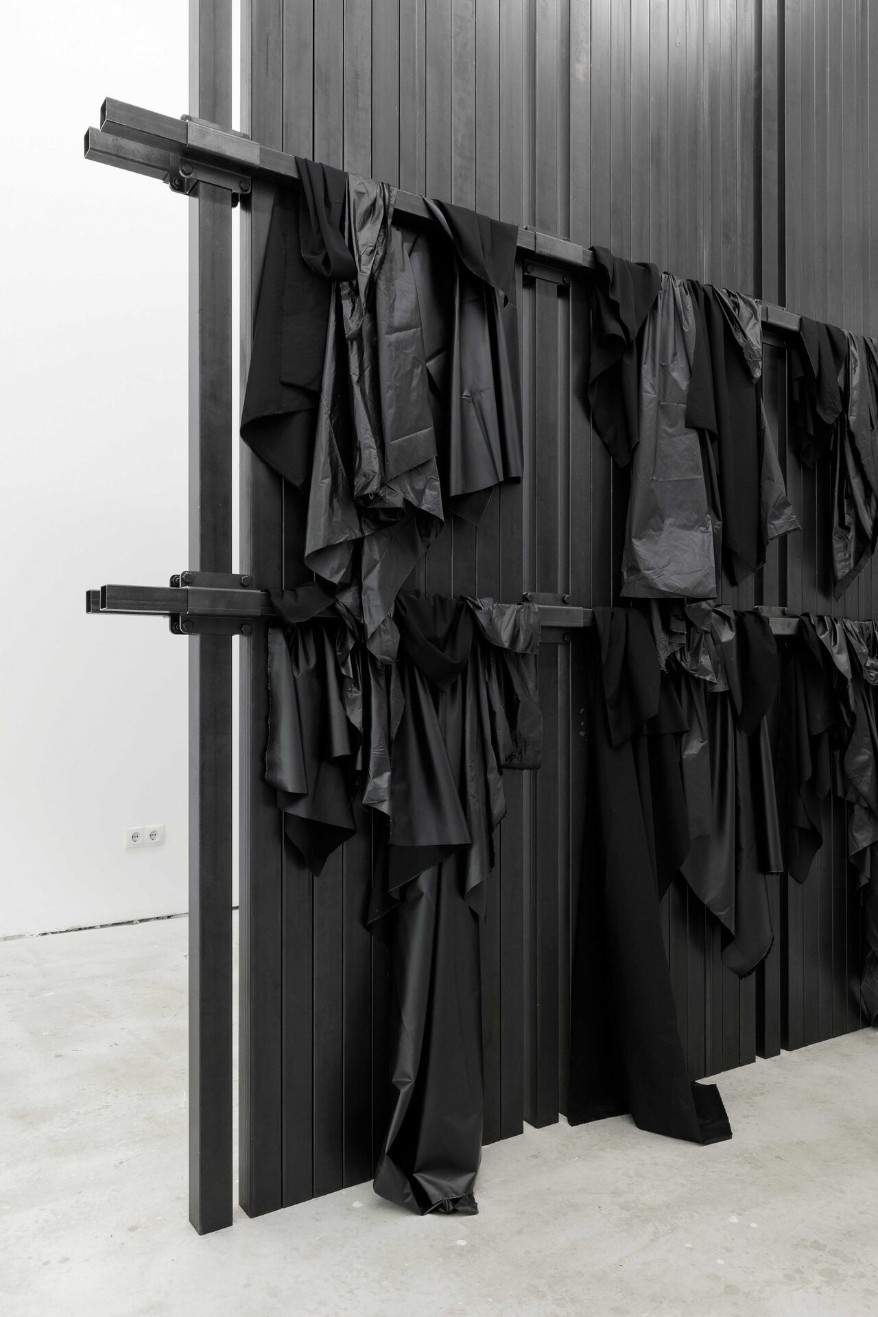 Romeo,ANM_20_1/1_TR_22 (details),2022, IRON BARS + NYLON FABRICS, 200x509x300cm