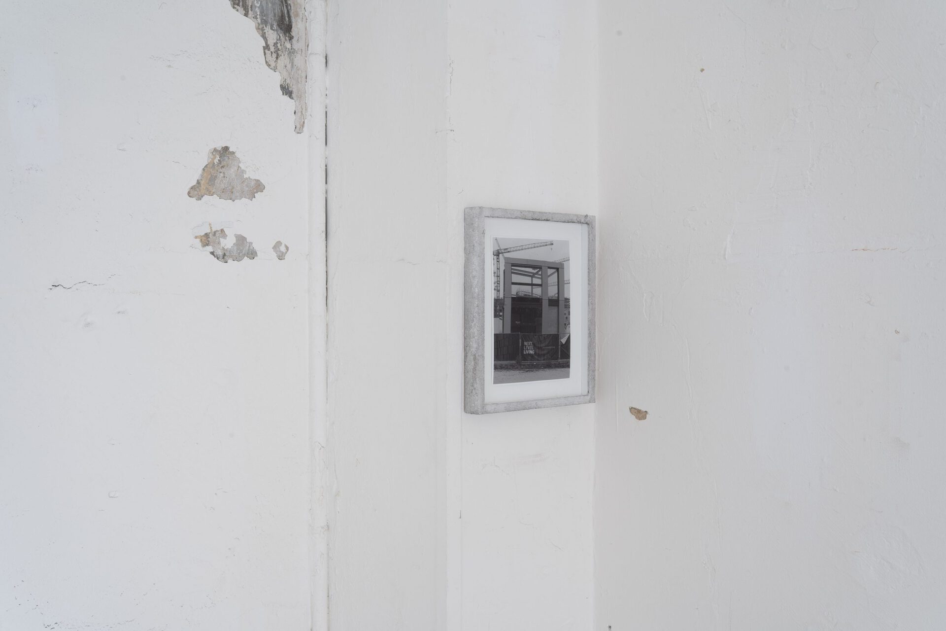 Béla Feldberg, Untitled, 2021, b/w print, artist frame, 30x20 cm