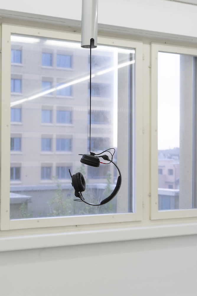 Milena Langer, Movies (Stream), 2022, Audio (3’), ceiling mount, headphones, MP3-player, cable