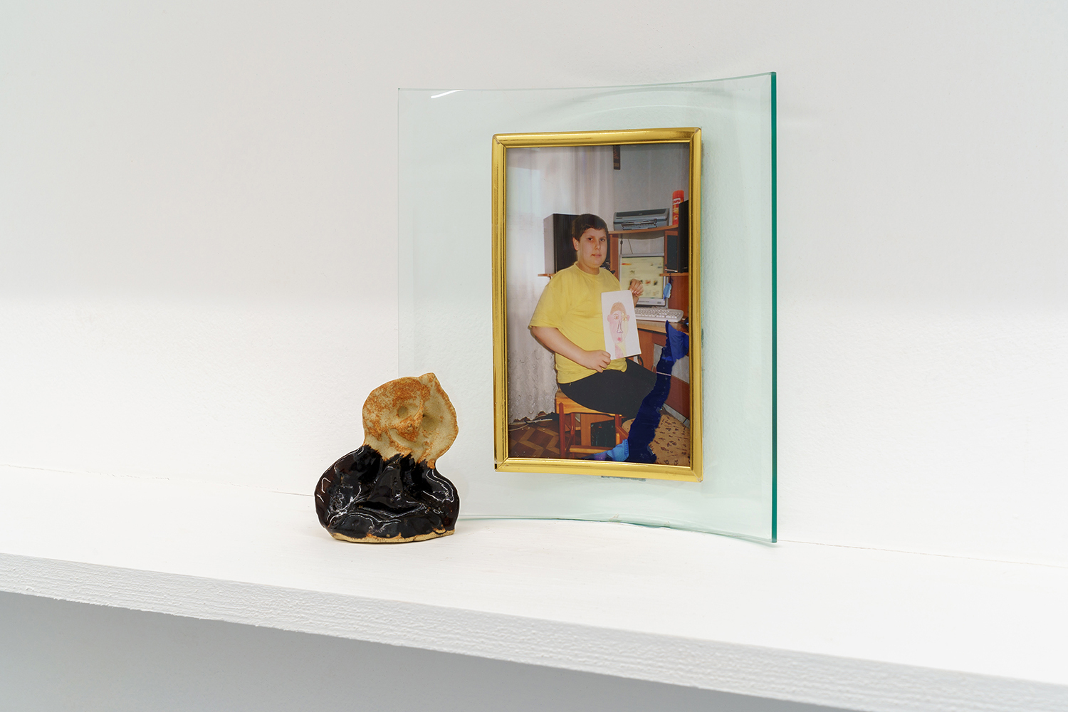 011 ‘Нэцкэ’, 2022 , clay, glaze, 5x3x7 cm; ‘Me and Picasso’, 2007, photo, 10x15 cm