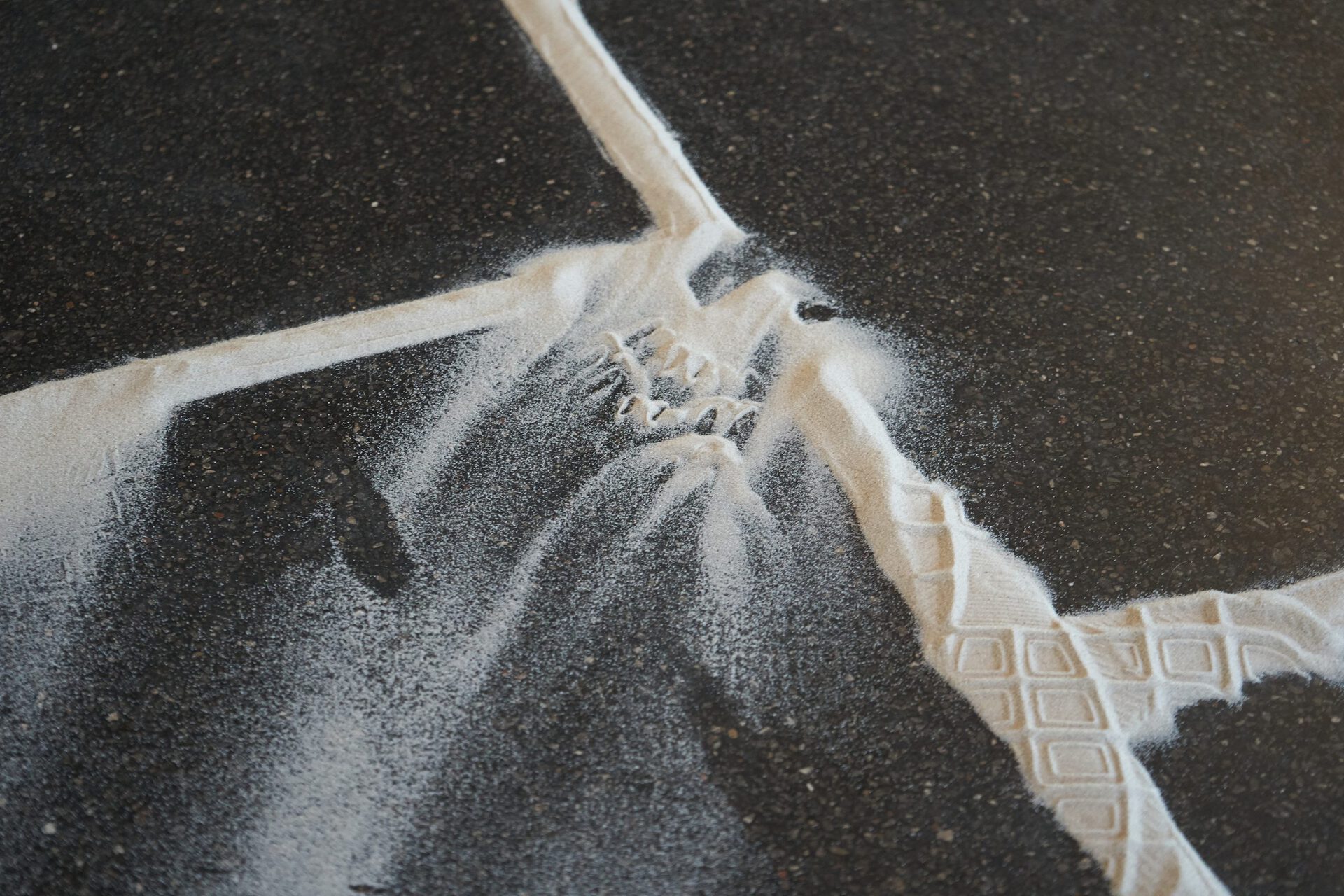 Jiyeong Kay Yoon, Hopscotch sand. (Detail)