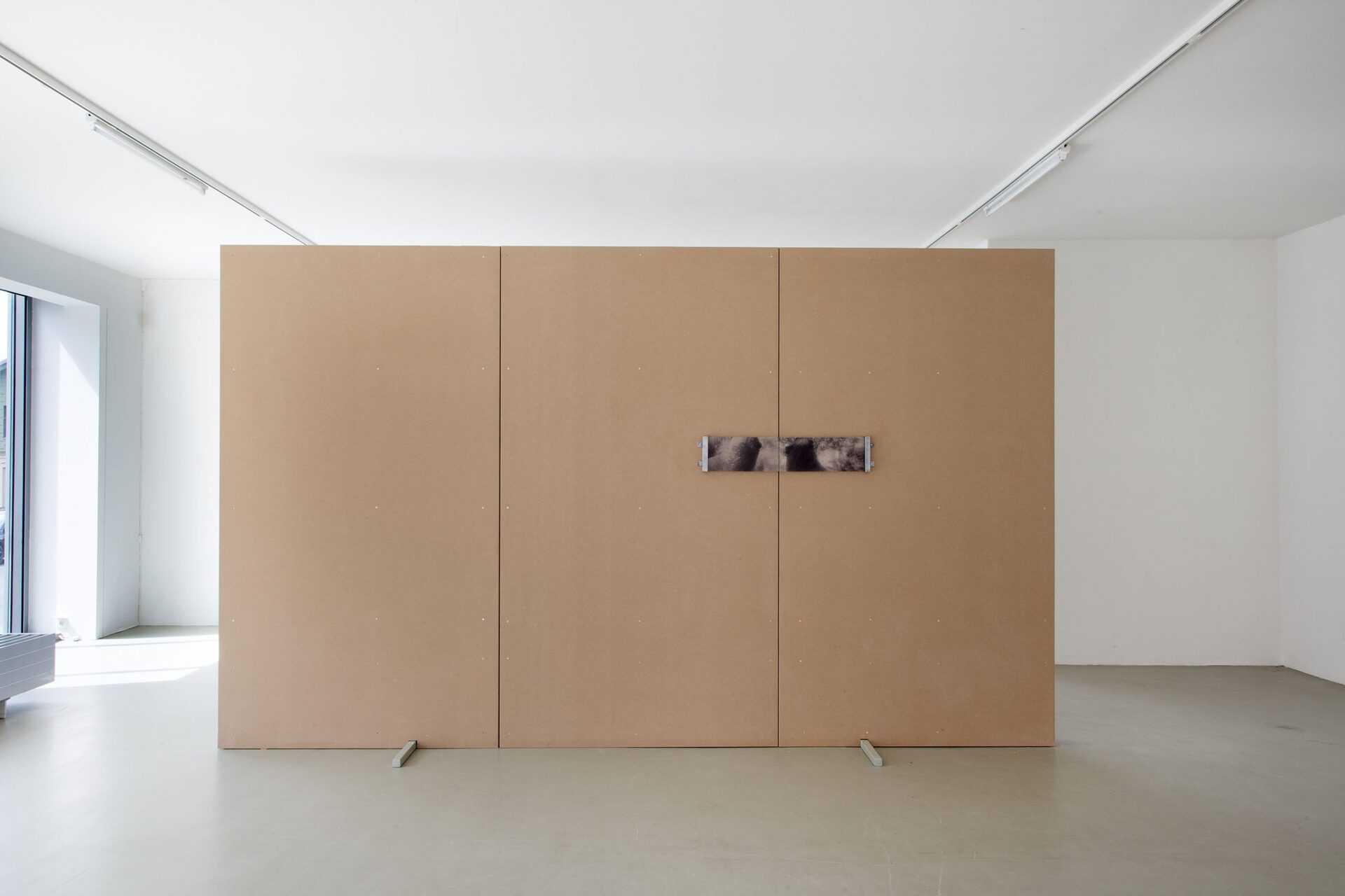 9 Leonie Kellein, Les amis, 2022, Installation View, Photo: Jens Franke.