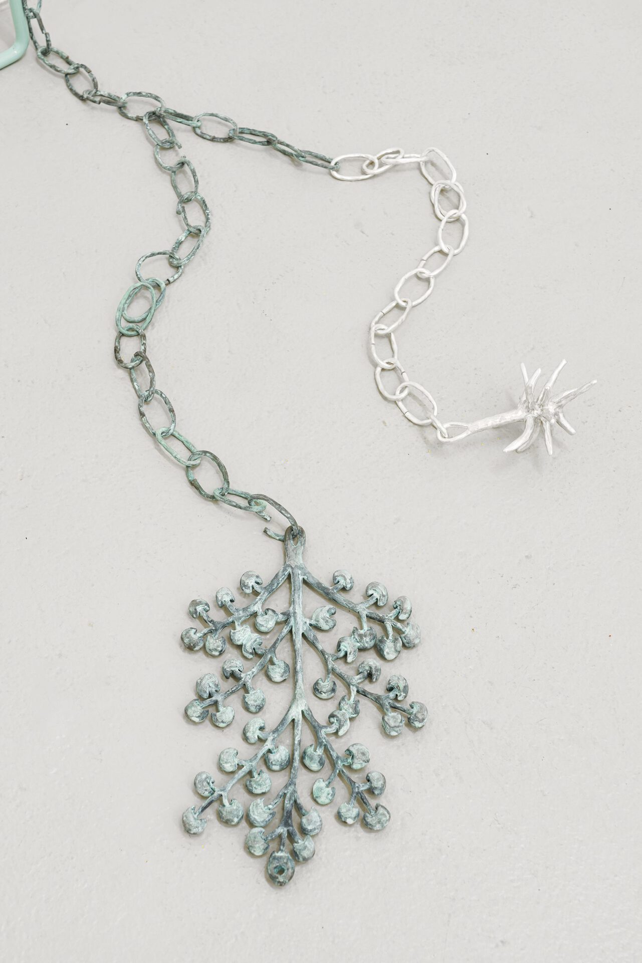 detail Marie-Michelle Deschamps, Company #4, 2022 powdercoated steel, cast sterling silver, patinated cast bronze 225 cm x 98 cm