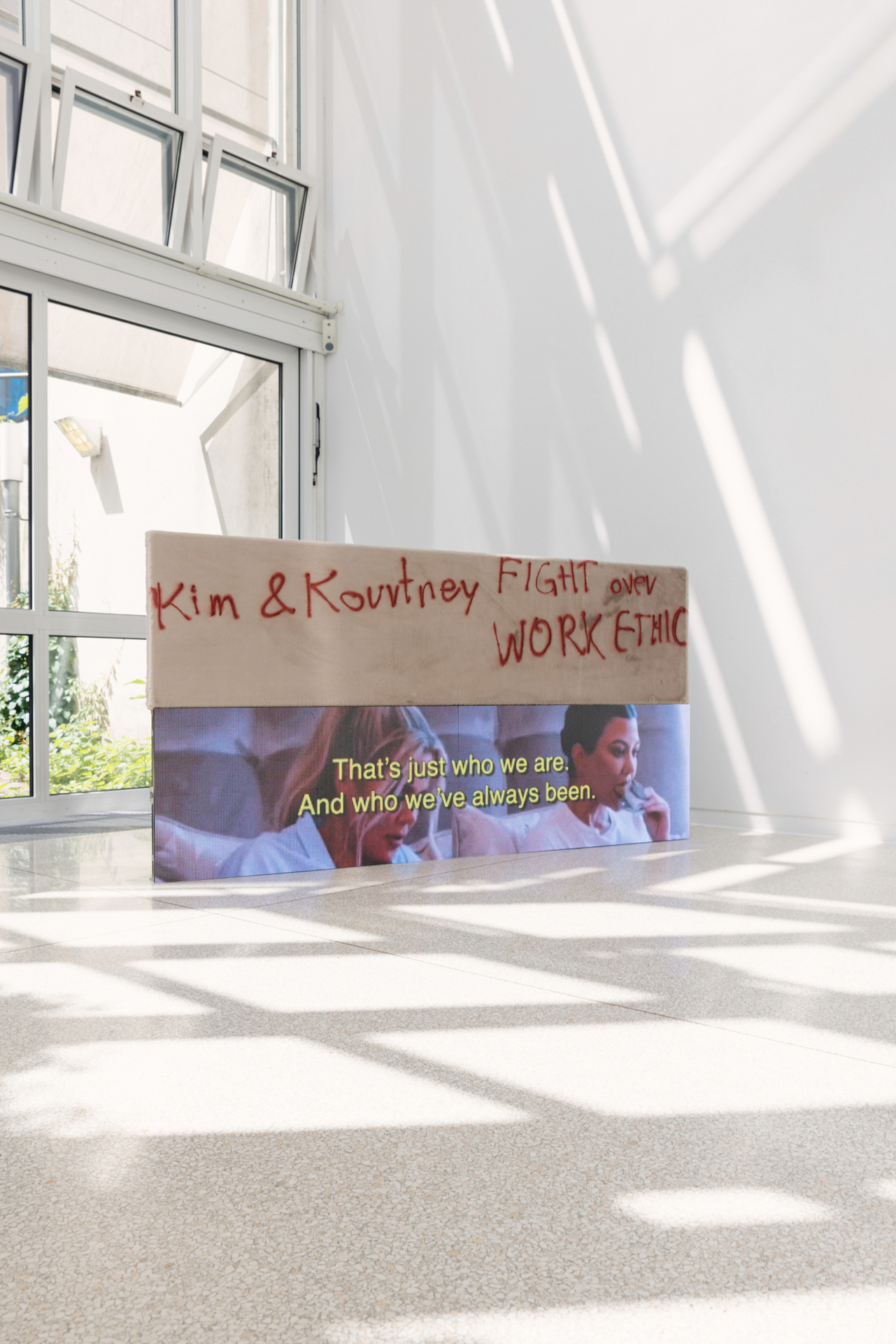 Philipp Timischl, “Reality is the worst-case scenario”, Exhibition at Heidelberger Kunstverein, June 12–August 28, 2022, Installation shots by Lys Y. Seng