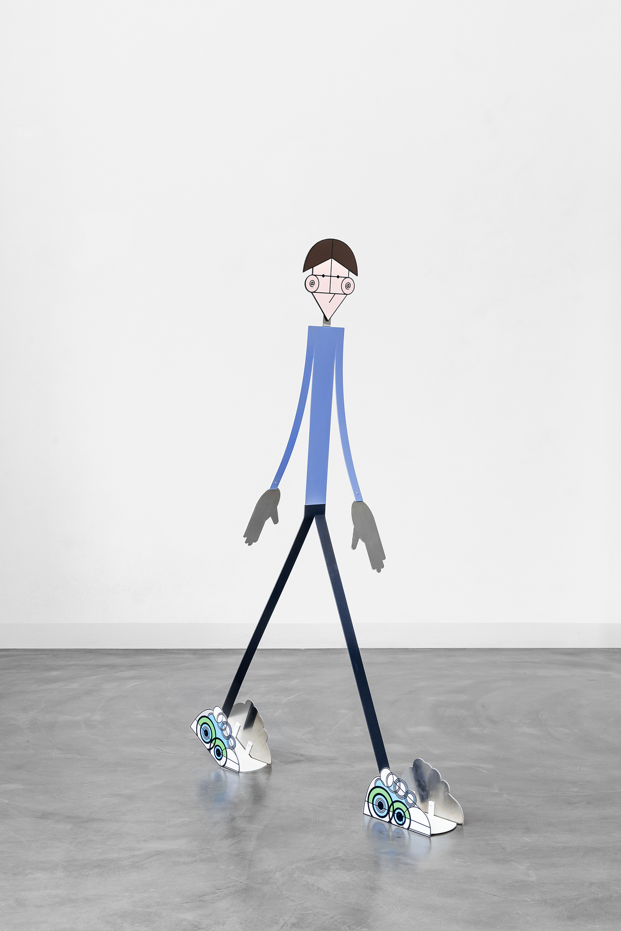 Federico Cantale; Thinking with feet (Polimorf 2), 2022; Varnished aluminum and printed adhesive vinyl; 165 x 30 x 100 cm