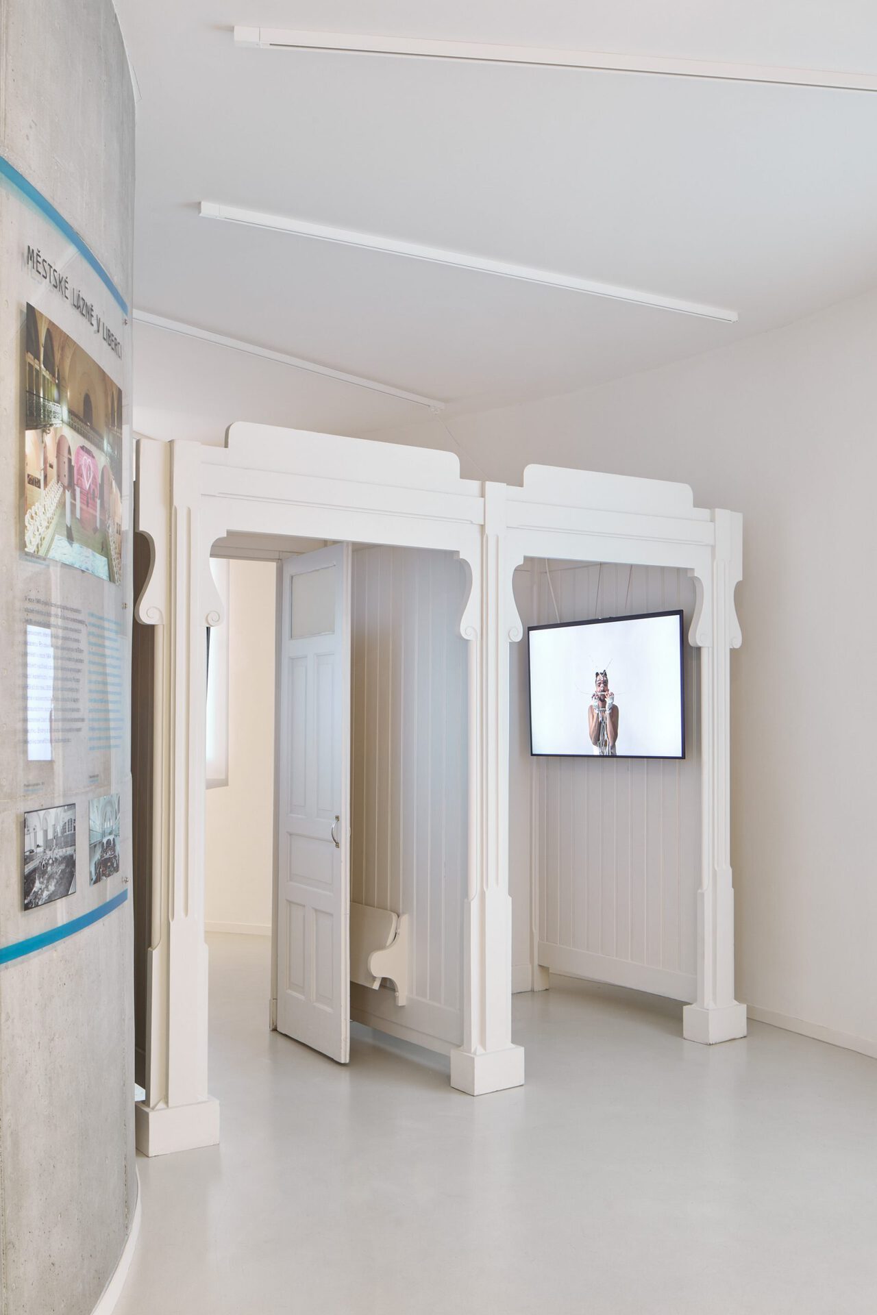 Robert Gabris, INSECTOPIA, video installation, 2020-2021