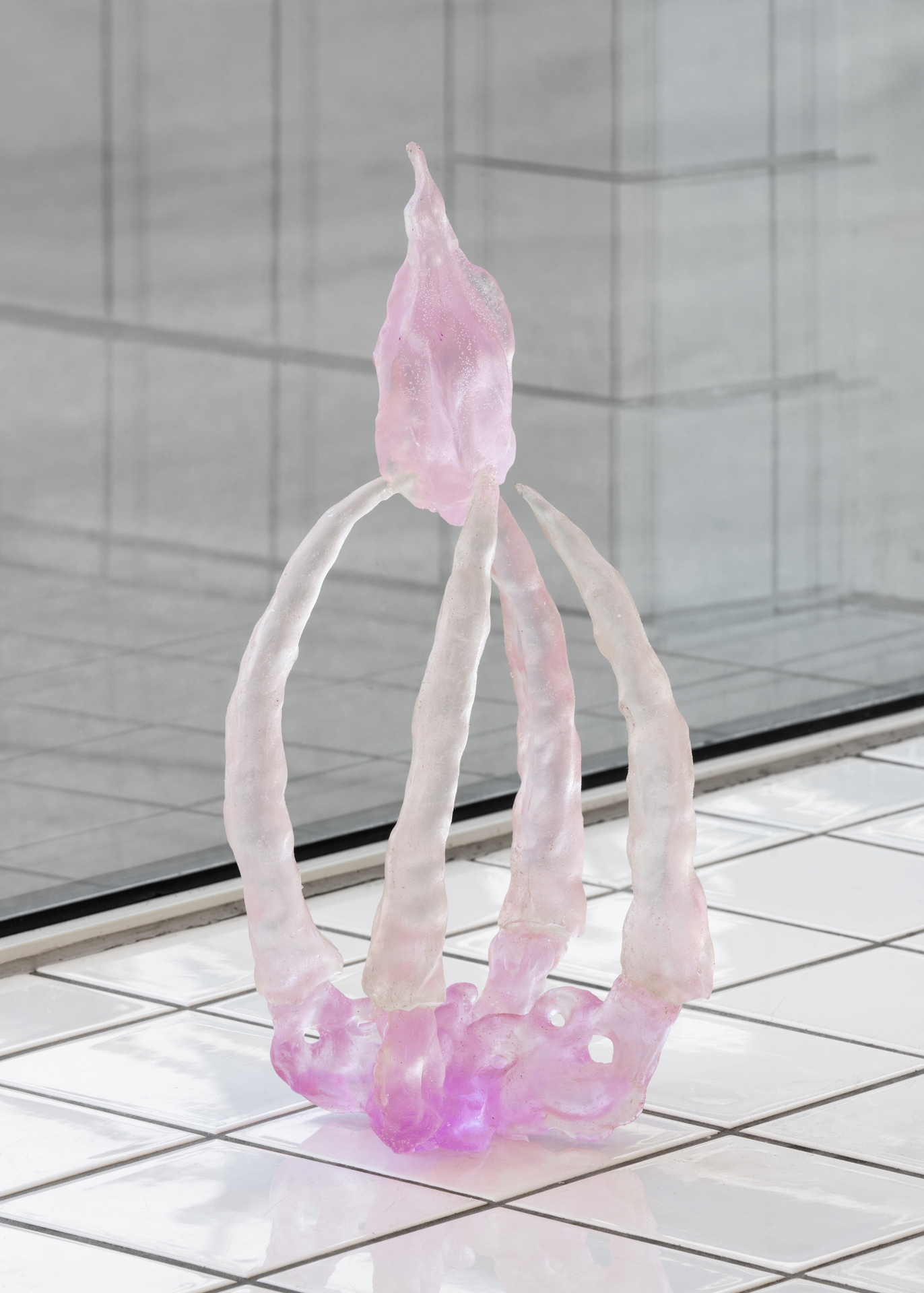 Ava Samii, Fully opalized (Ghost), 2022, epoxy resin, 18 x 44 x 15 cm