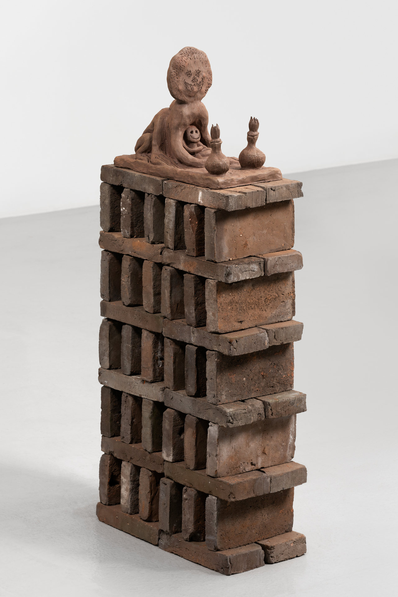 Frederik Exner, Brothers, 2019, fired clay, 29 x 20 x 38 cm