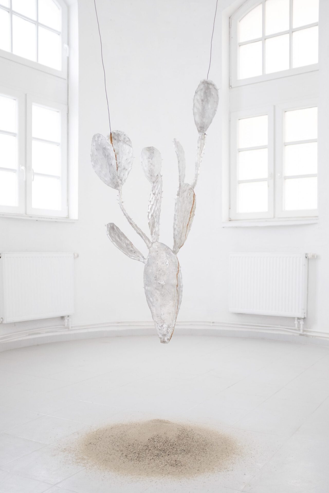 Michal Fuchs,Von dem Land hinab zu gehen, 2019/20, Aluminium cast