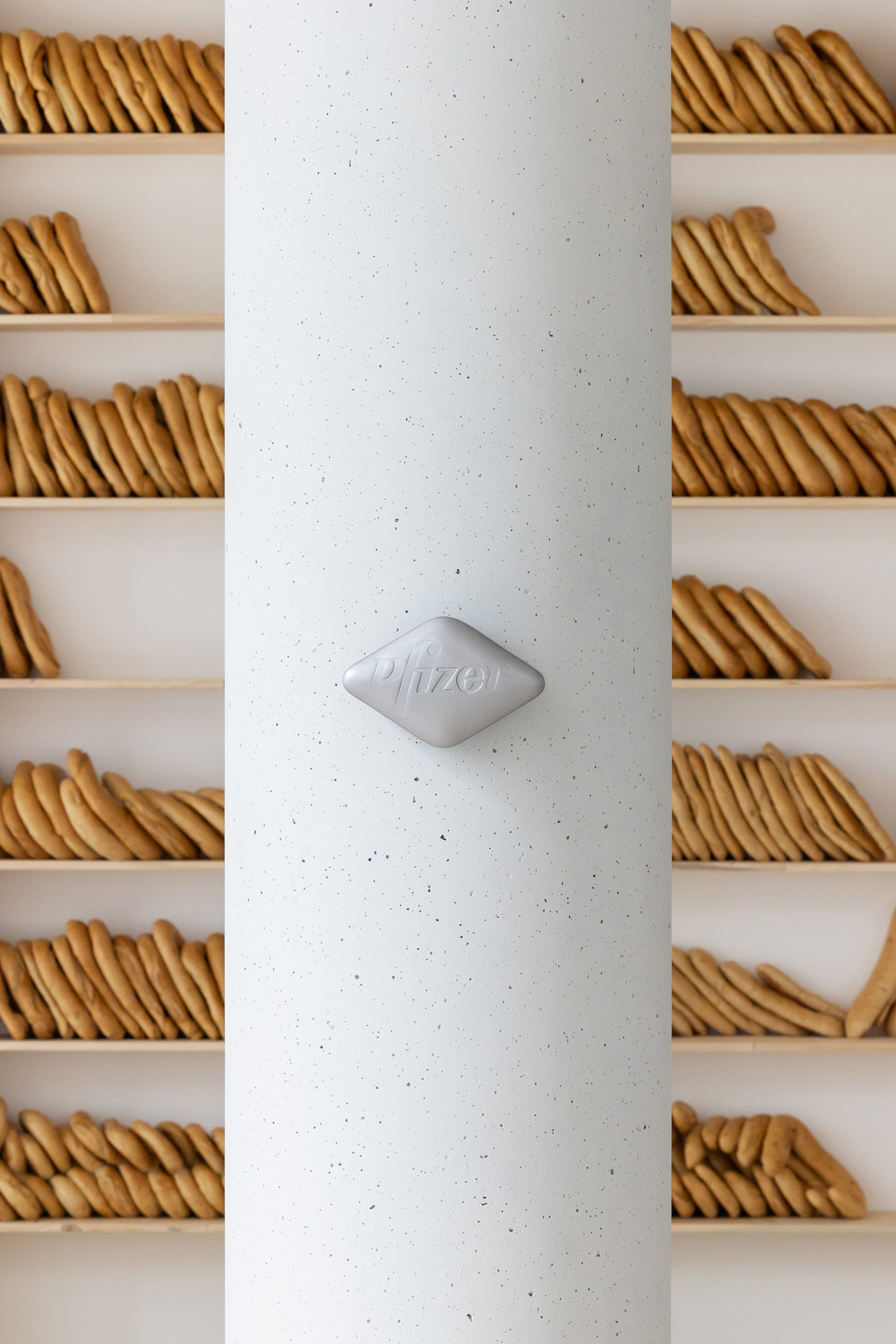 Harel Luz, vgr, 2007 mixed media Photo: Roland Baege Courtesy: The artist