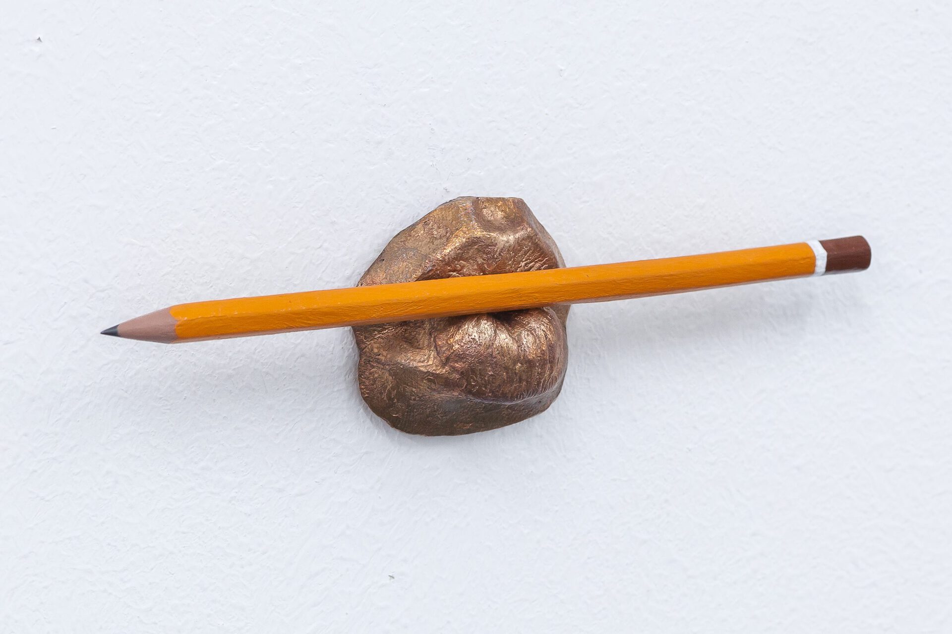 Alfredo Aceto, Bocca con Matita, 2021, Bronze, oil paint, Unique, 5 × 17 × 3.5 cm