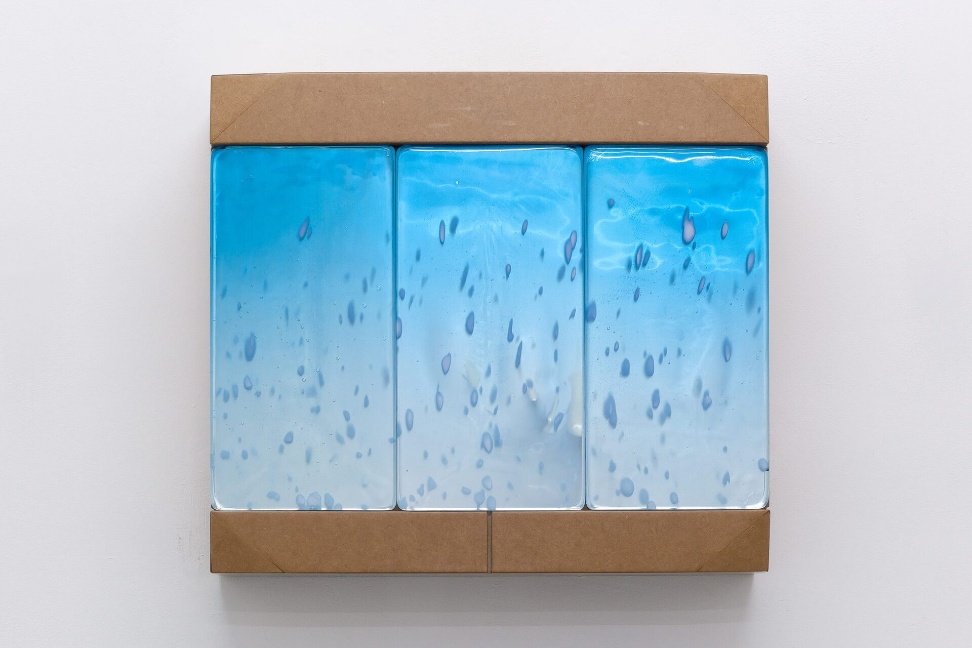 Thomas Liu Le Lann, Sweet Teeth (Milo’s braces) III, 2022, Wood, lacquer, mirrors and cane blown glass, Unique, 58 x 52 x 15 cm