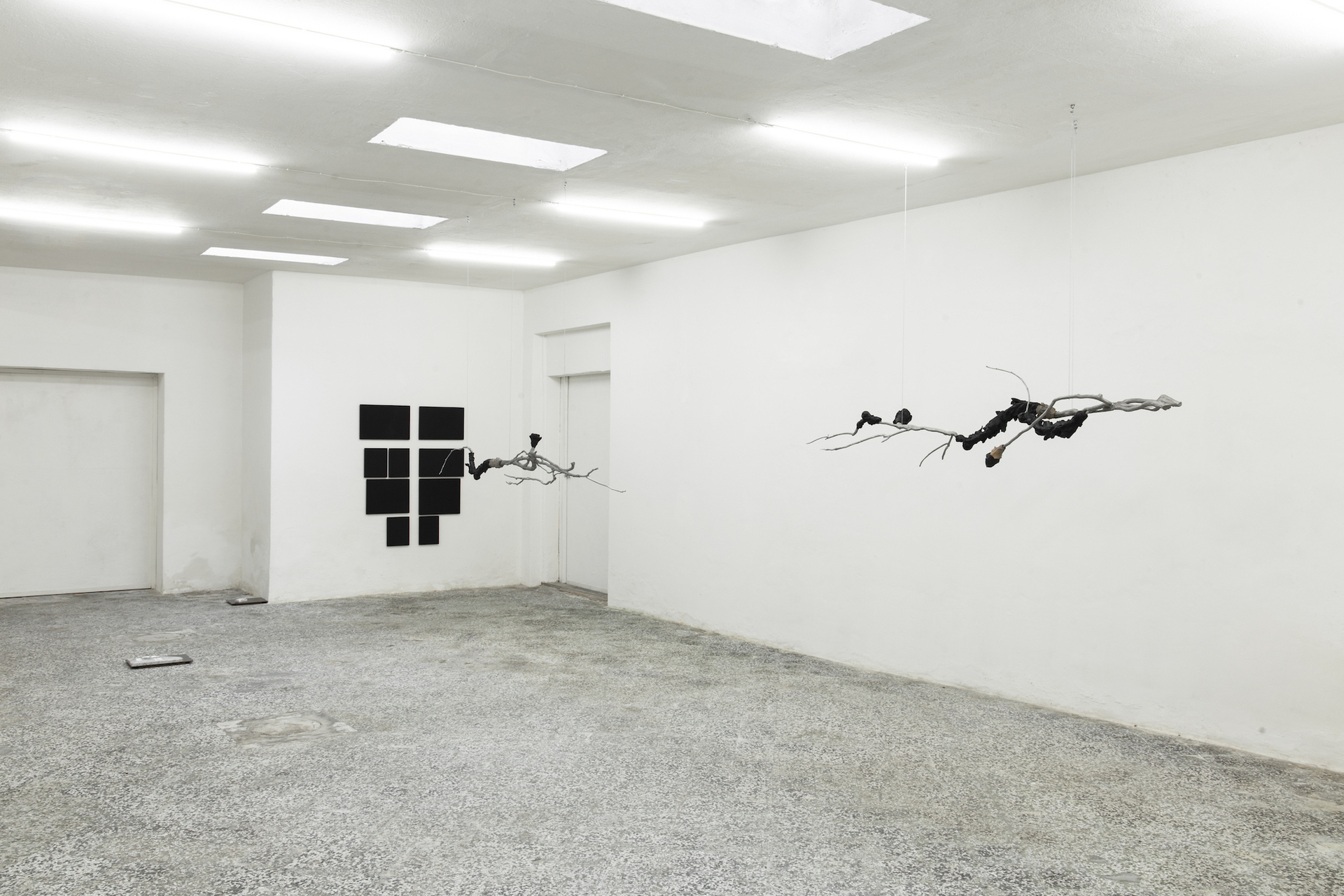 #1 Installation view, Sottofondo studio, E ci fa dispetto il tempo, 2022