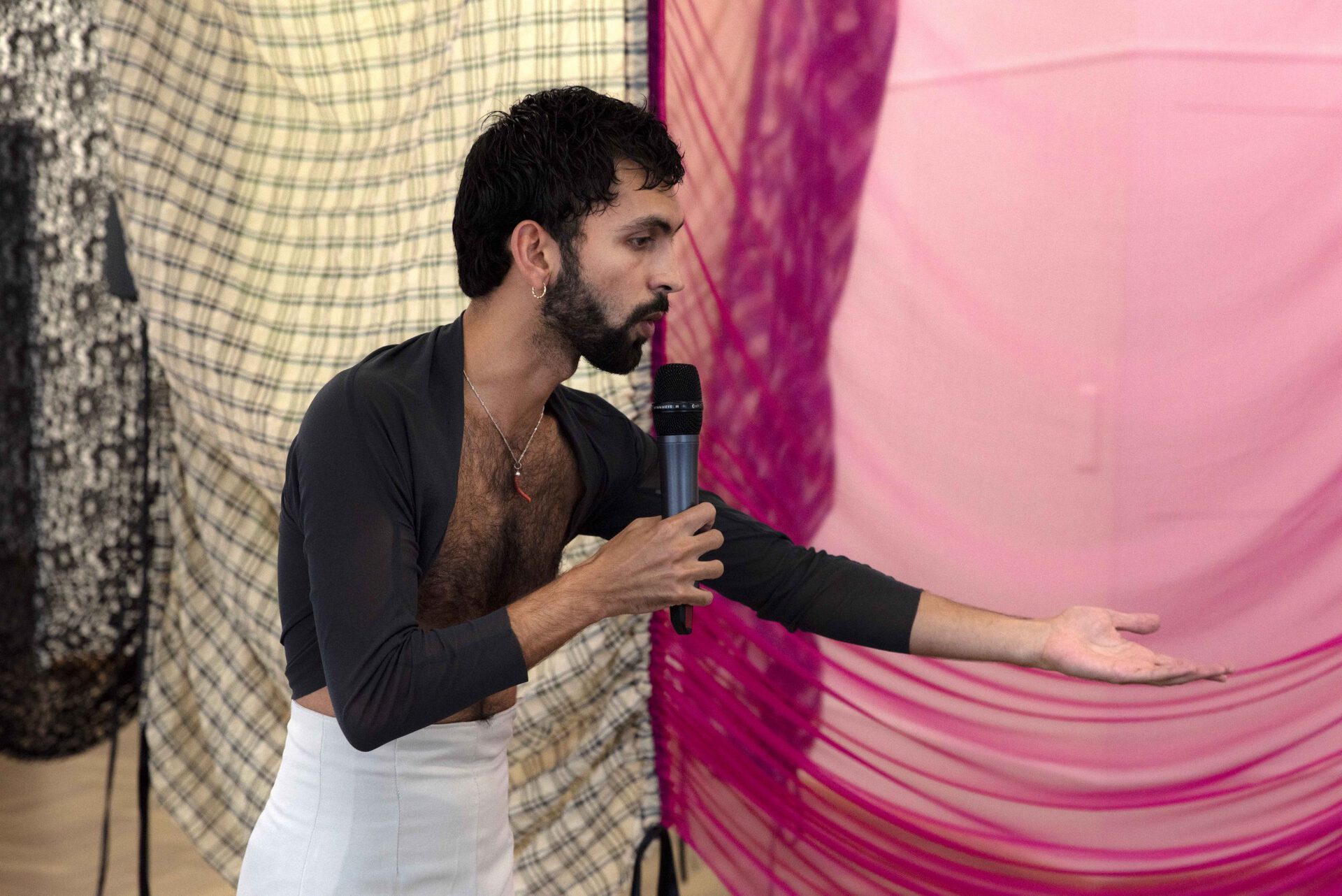 Mario Espinoza Performance 24 June 2022, Krone Couronne. Credit photos: © James Bantone