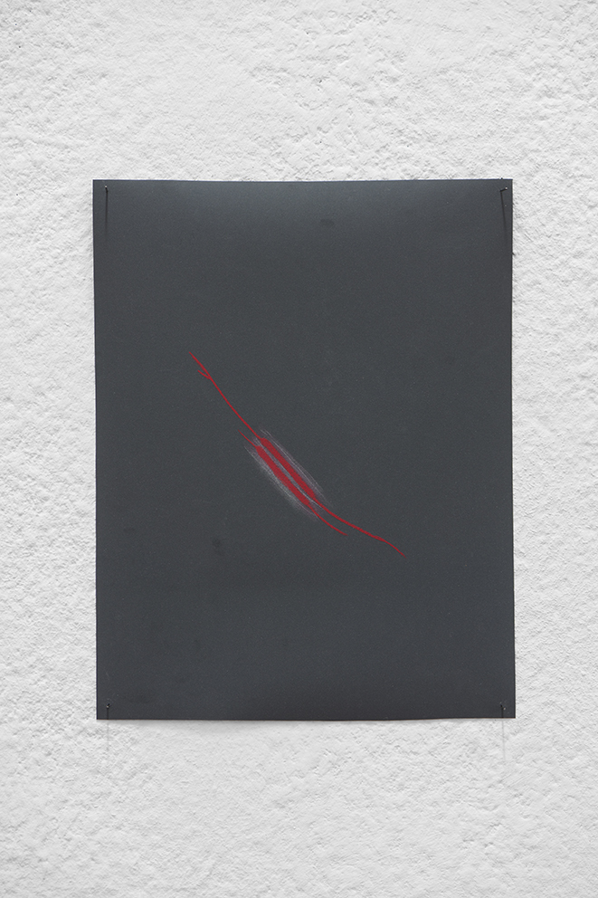 untitled (Tendonitis), Moltkereiwerkstatt, 2022, 21x28 cm, Charcoal pencil on Sandpaper