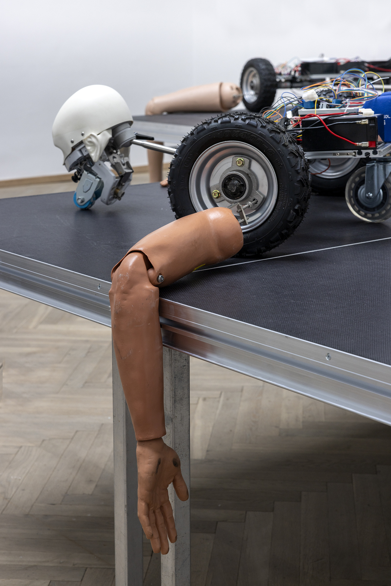 Geumhyung Jeong. Upgrade in Progress, 2020. Kunsthal Charlottenborg’s Copenhagen. Red Light Green Light, Intimacy, Desire and Tension (In the Realm of the Senses) curated by Charlotte Sprogøe 2022. Photos Jan Søndergaard.