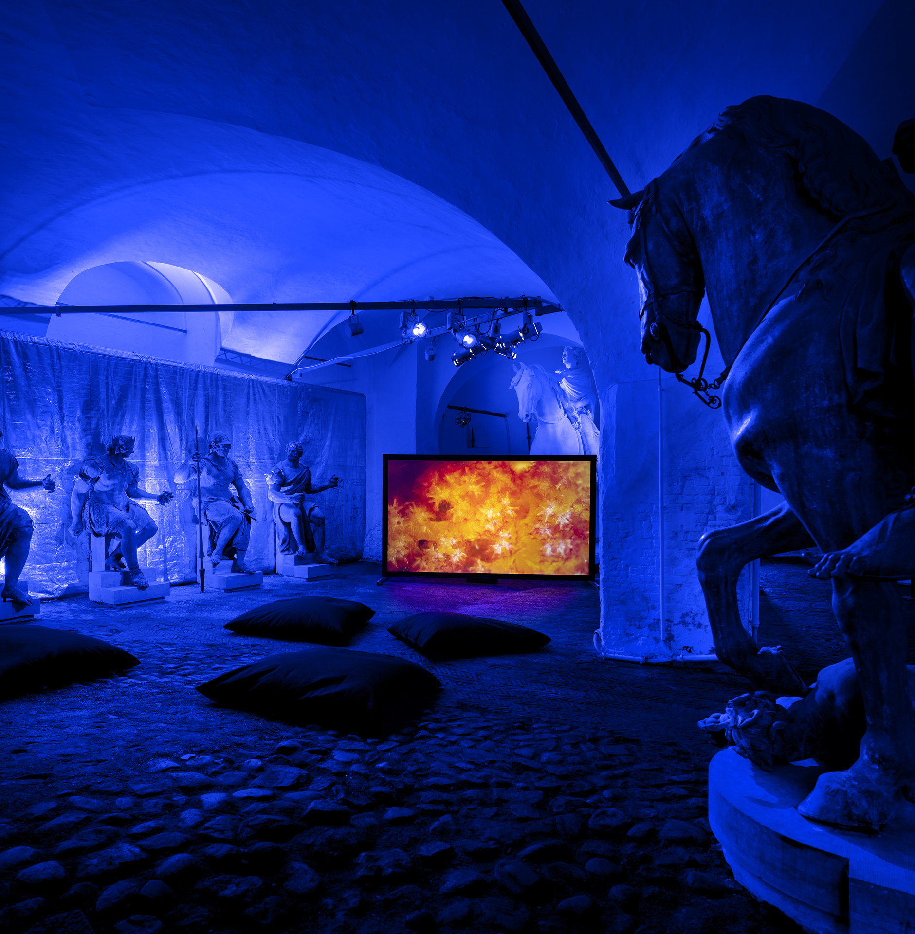 Korakrit Arunanondchai & Alex Gvojic, Songs for living, 2021. Kunsthal Charlottenborg’s Copenhagen. Red Light Green Light, Intimacy, Desire and Tension (In the Realm of the Senses) curated by Charlotte Sprogøe. The Lapidarium of Kings, 2022. Photos Jan Søndergaard. Co-commissioned by Migros Museum für Gegenwartskunst and Kunstverein in Hamburg with support from FACT, Liverpool. Courtesy of the artists, Bangkok Citycity Gallery, Bangkok, Carlos/Ishikawa, London, C L E A R I N G New York/Brussels, Kukje Gallery, South Korea.