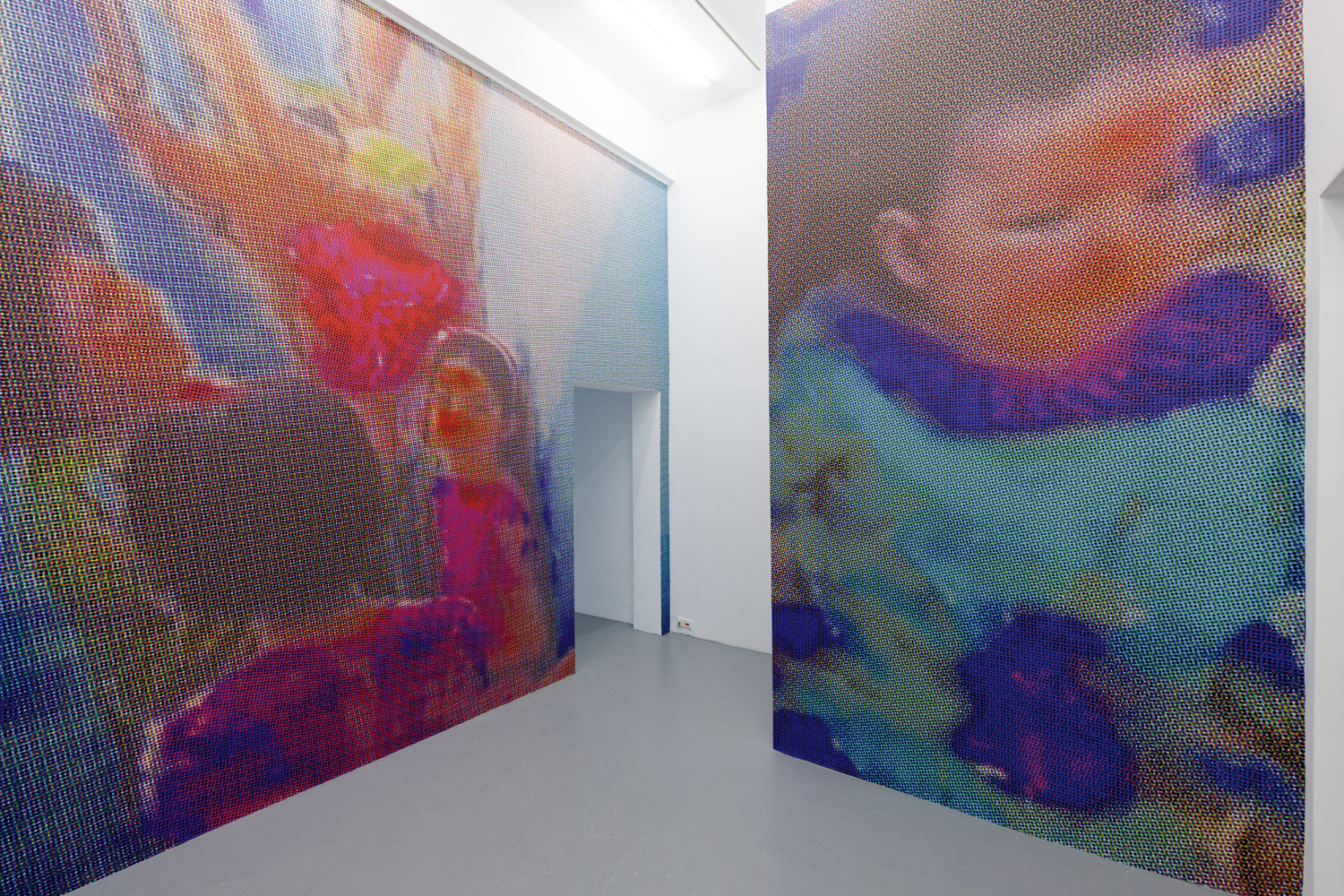 Moshtari Hilal, (Memories) in Technicolor, 2022, wallpaper, installation view basis e.V., Courtesy the artist, Foto Bernd Euring, © basis e.V.