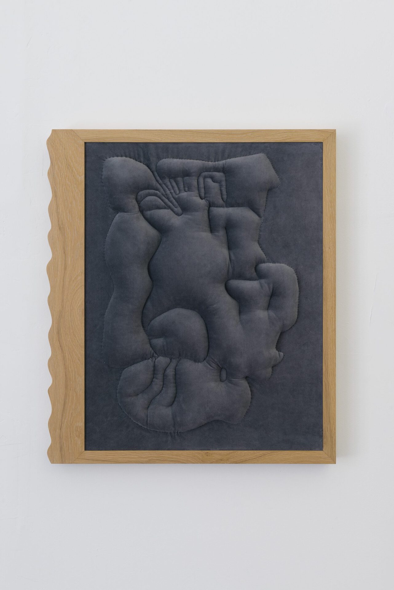 Eliška Konečná – My home is also your home (2019 – 2021), embroidery, velvet and oak wood, 60, 5 x 71 x 4 cm