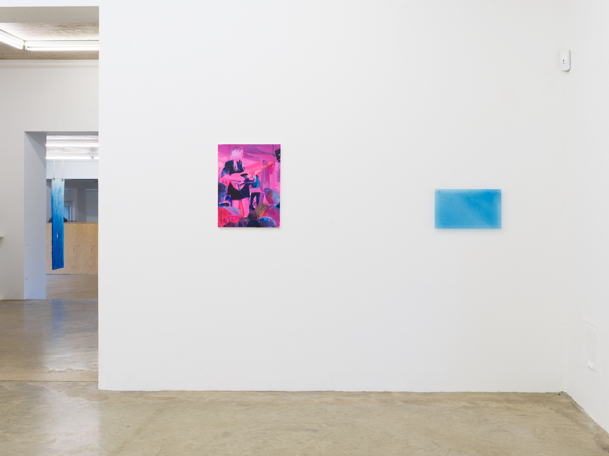 Jenna Gribbon, My girfriend in a short skirt, a row of men between us, 2020. Constantin Hartenstein: Hankycode, 2022