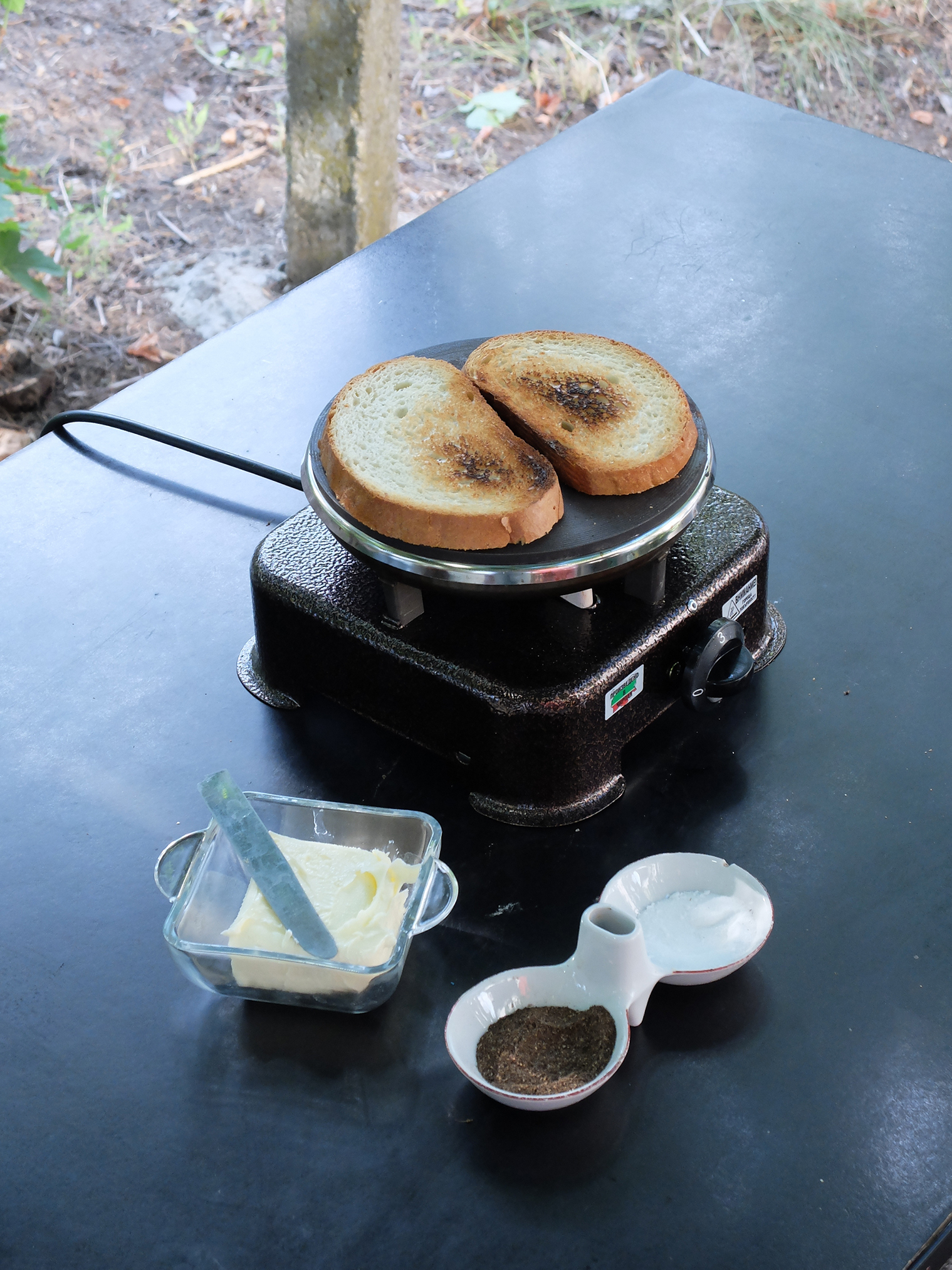 Ivan Moudov, Recipe: Bread toasted on an old electric stove with butter and salt, portable single electric hotplate from baba Vasa's kitchen, cooked by Laurenz and the visitors