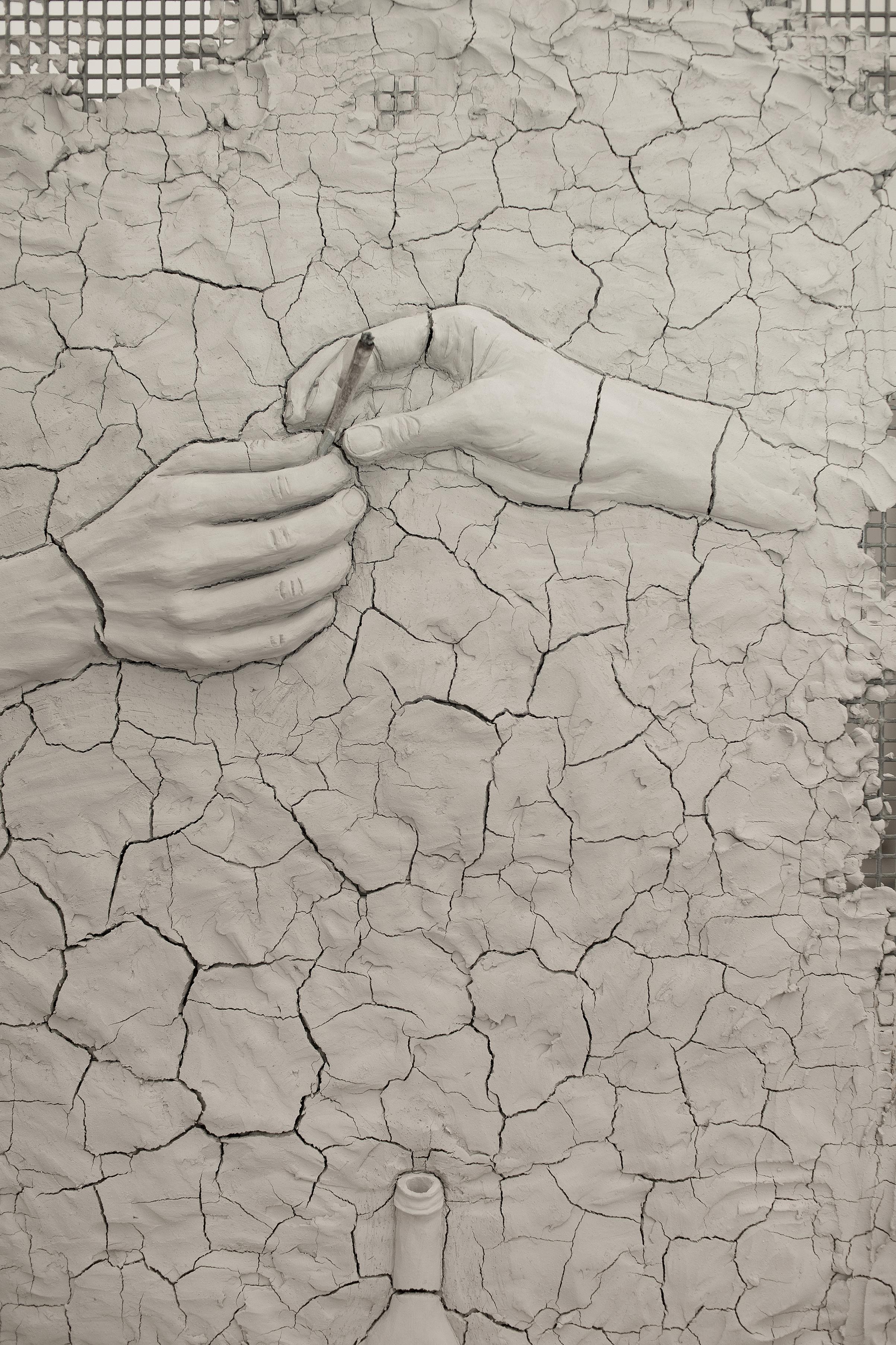 Paula Santomé, HUG ME BAREFOOT, 2022, clay on steel, marijuana cigarette and jewelry, 101cm x 71cm x 47cm (detail)