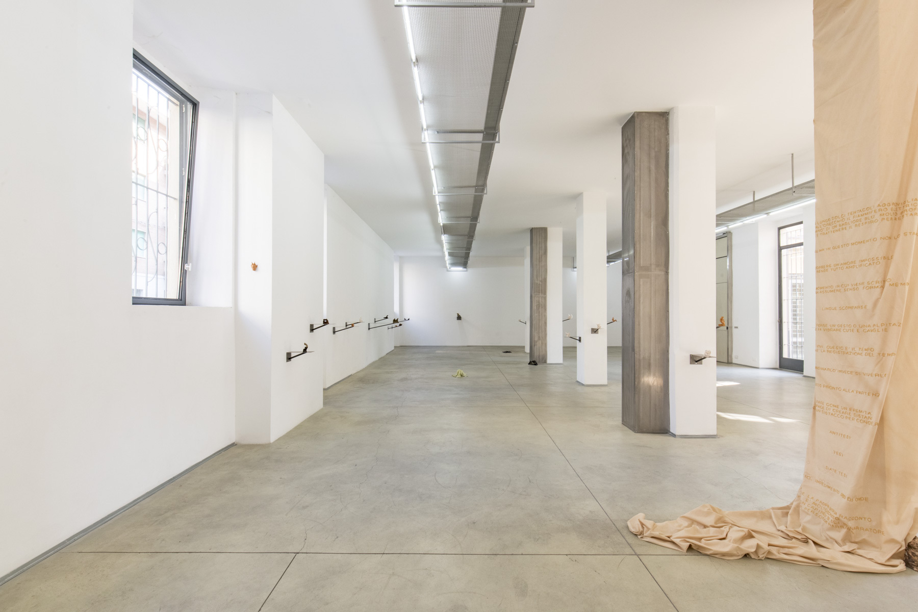 7. Matilde Sambo, Dormiveglia, exhibition view, Associazione Barriera, 2022. Photo by Gabriele Abbruzzese.