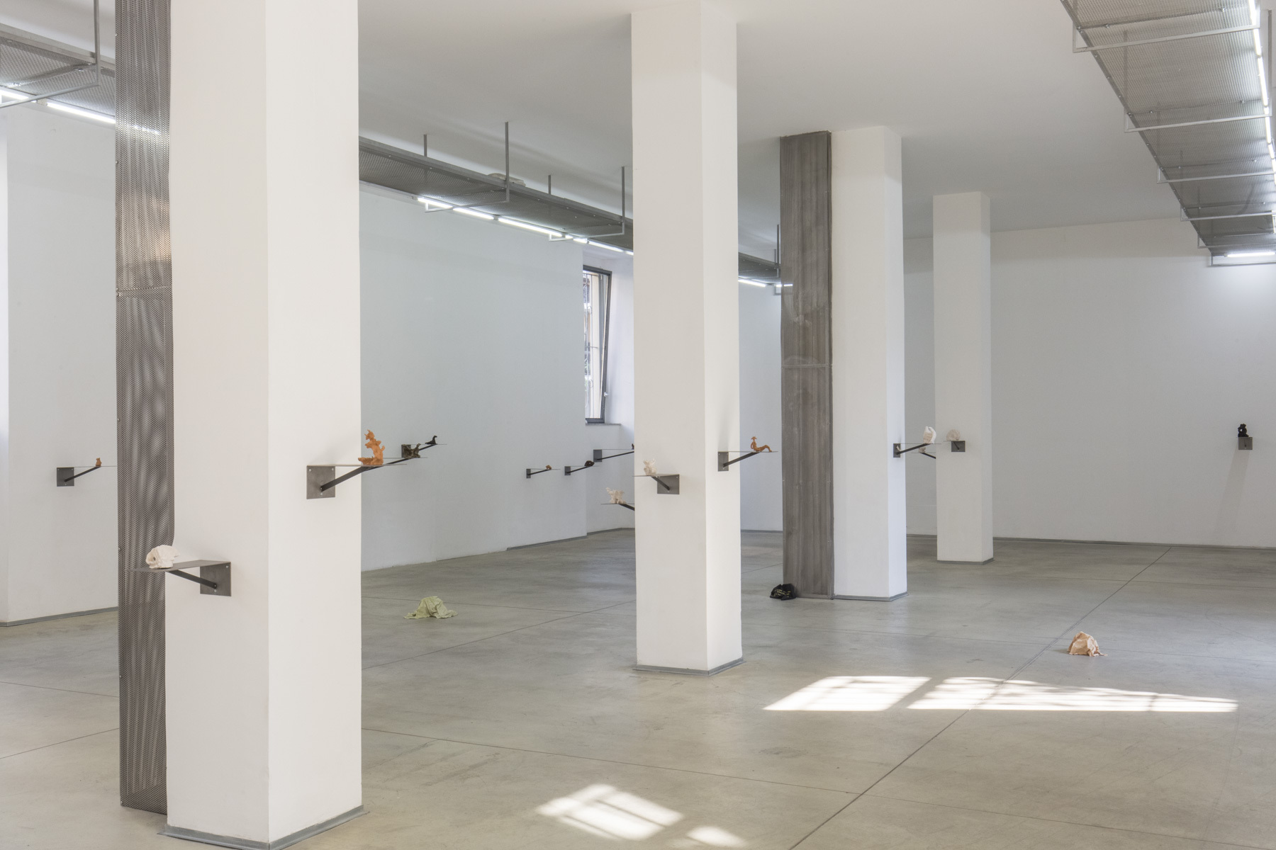 8. Matilde Sambo, Dormiveglia, exhibition view, Associazione Barriera, 2022. Photo by Gabriele Abbruzzese.