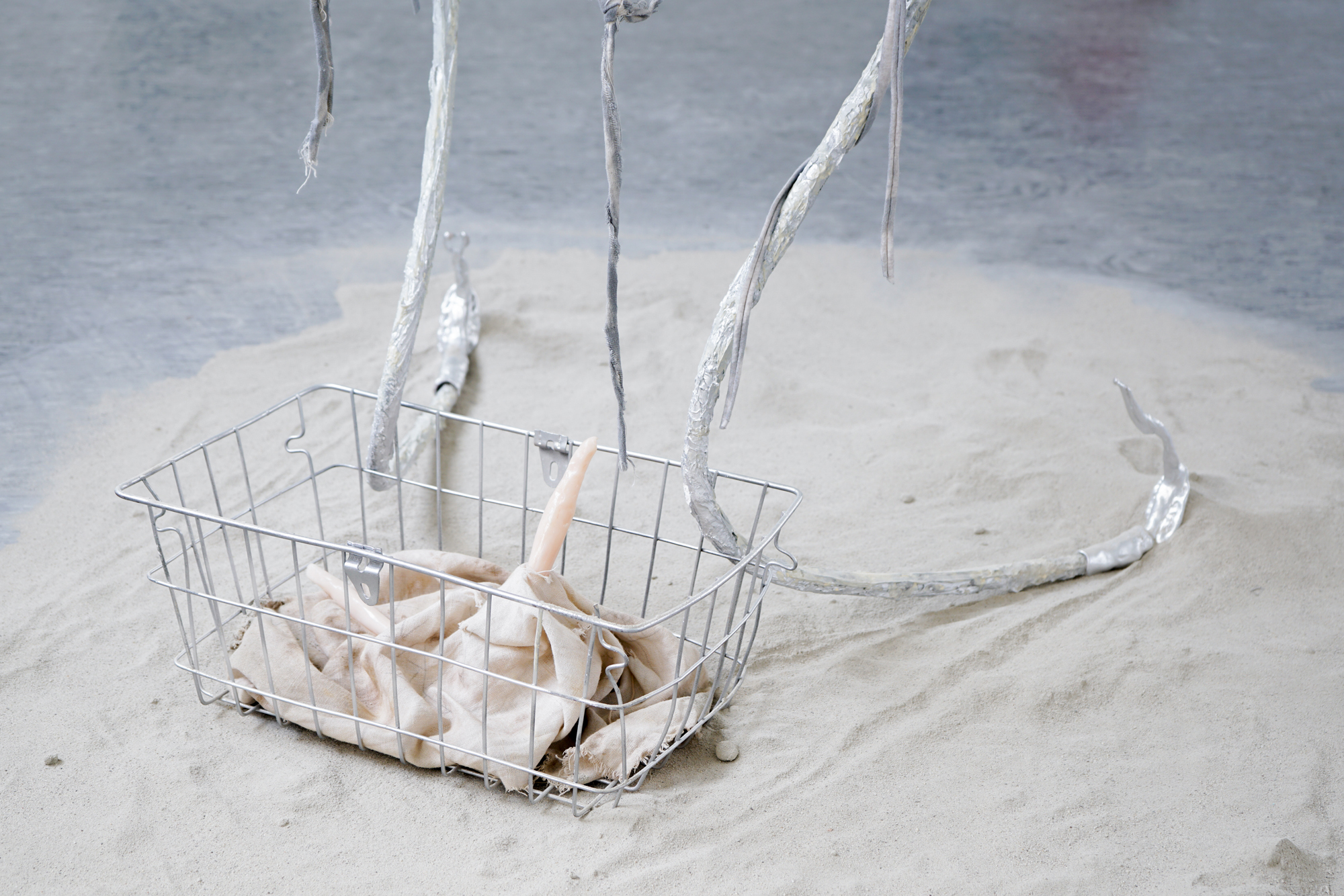 Zuza Piekoszewska, Future traveller III, 2020, mixed media installation: bioplastic, acrylic, linen, metal basket, mortar (detail)