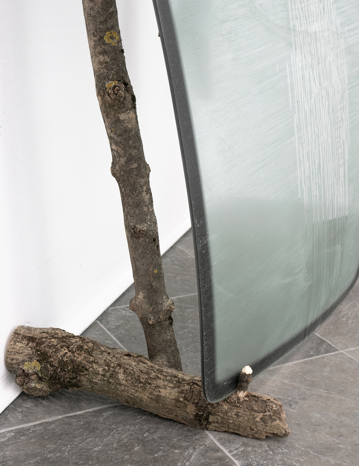 mystic, fogged figure in the distance; detail; 2022; wood, glass, epoxy resin, pigment, jacket; 187 x 94 x 44 cm.