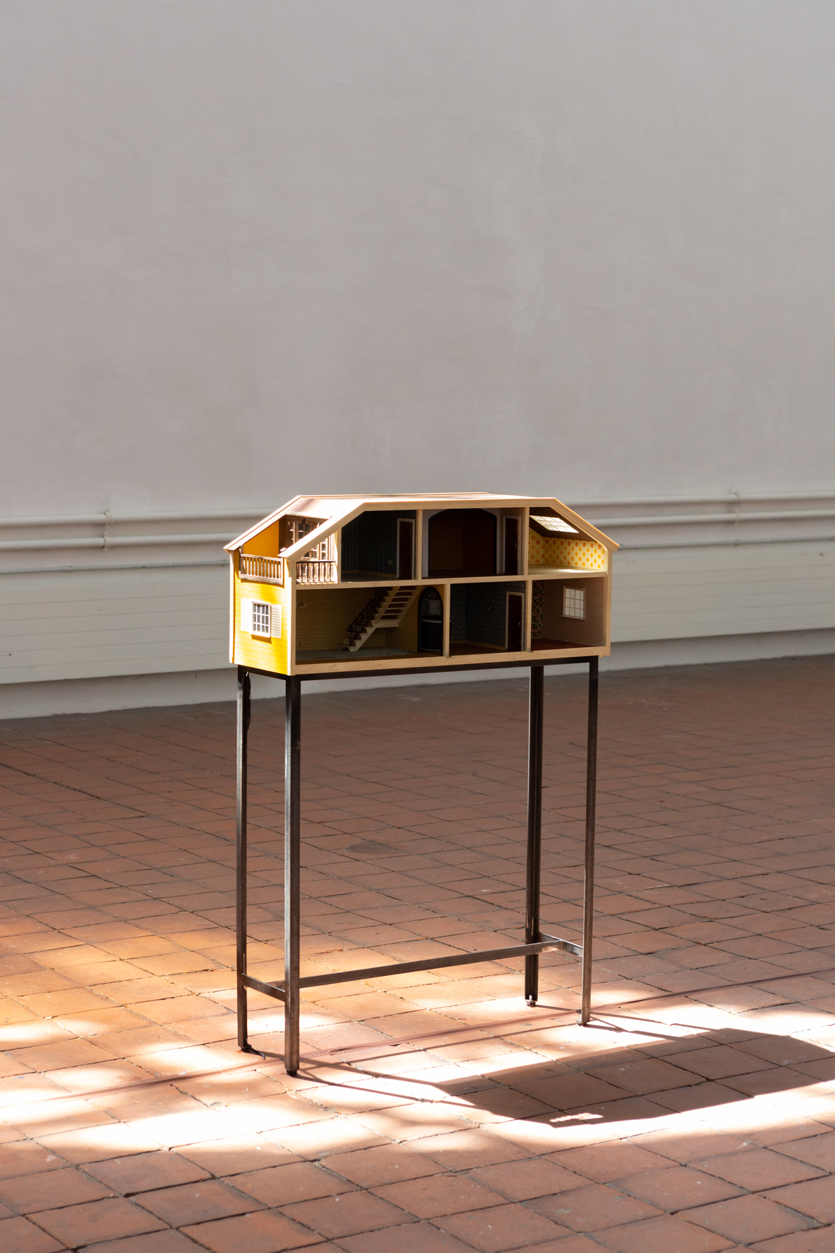 Hannah Quinlan and Rosie Hastings, Inside, installation view Kunsthalle Osnabrück, 2022. Photo: Lucie Marsmann