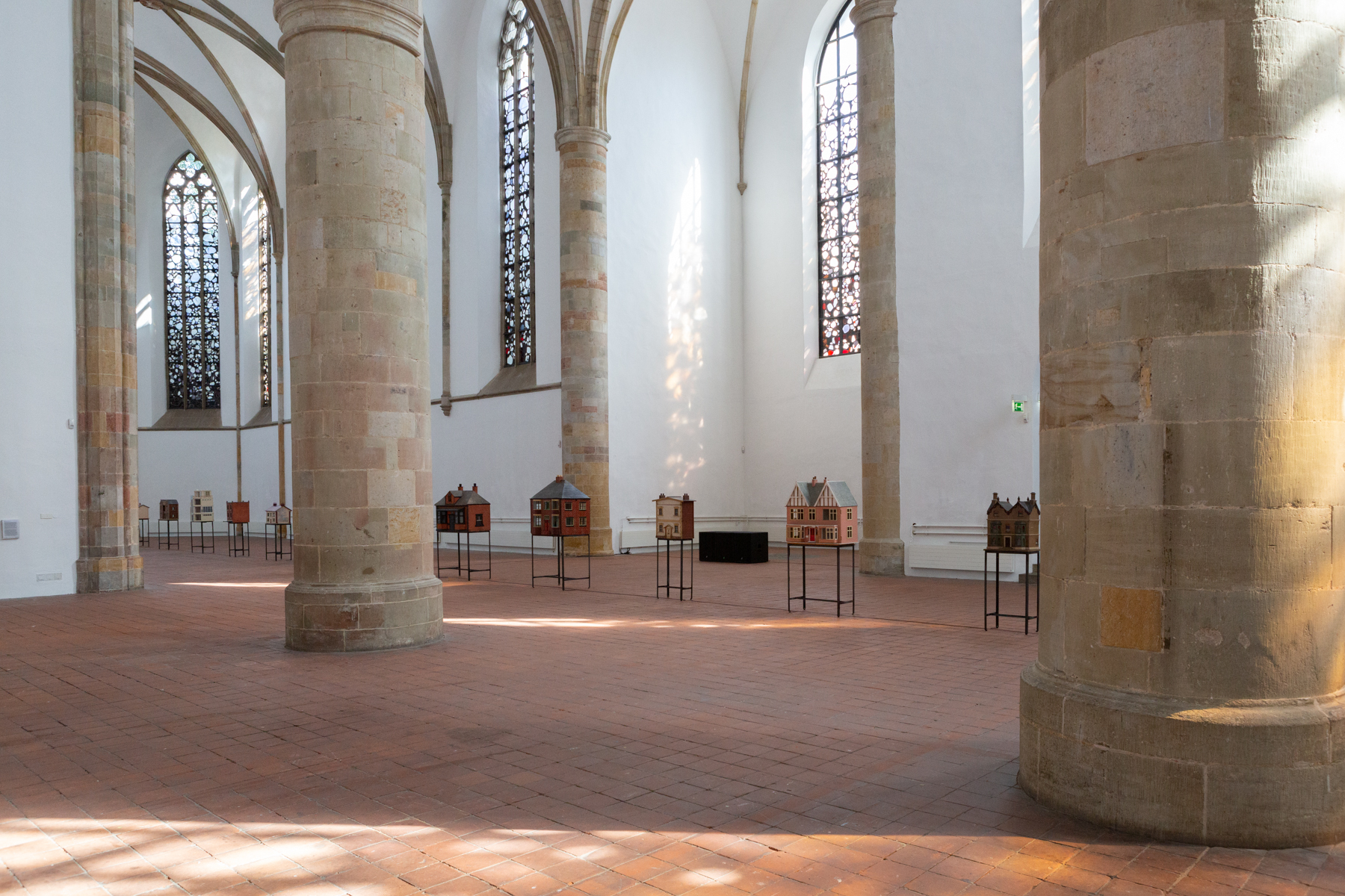 Hannah Quinlan and Rosie Hastings, Inside, installation view Kunsthalle Osnabrück, 2022. Photo: Lucie Marsmann