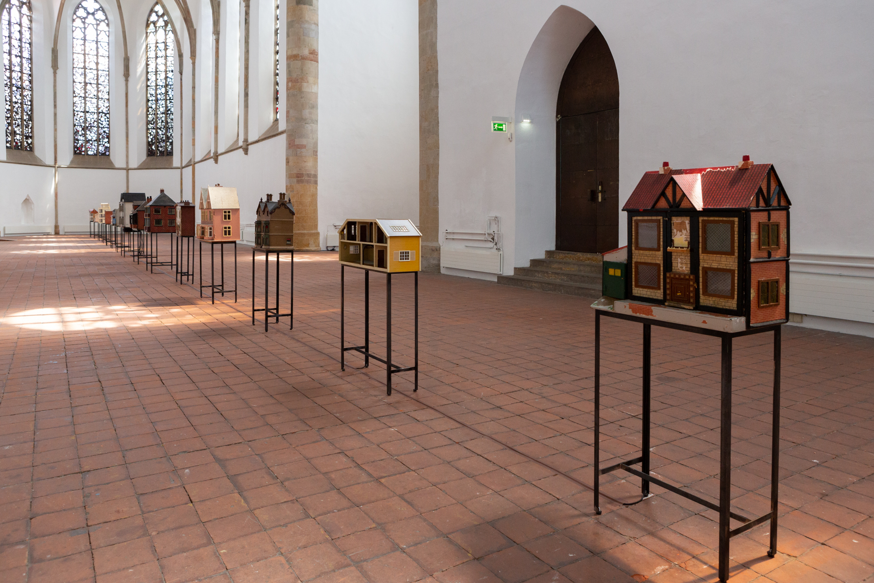 Hannah Quinlan and Rosie Hastings, Inside, installation view Kunsthalle Osnabrück, 2022. Photo: Lucie Marsmann