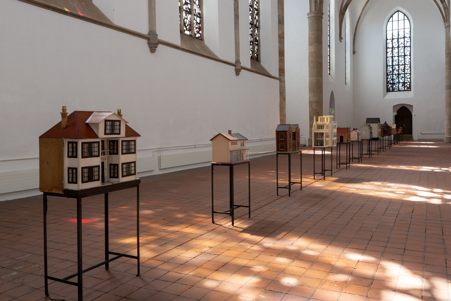 Hannah Quinlan and Rosie Hastings, Inside, installation view Kunsthalle Osnabrück, 2022. Photo: Lucie Marsmann