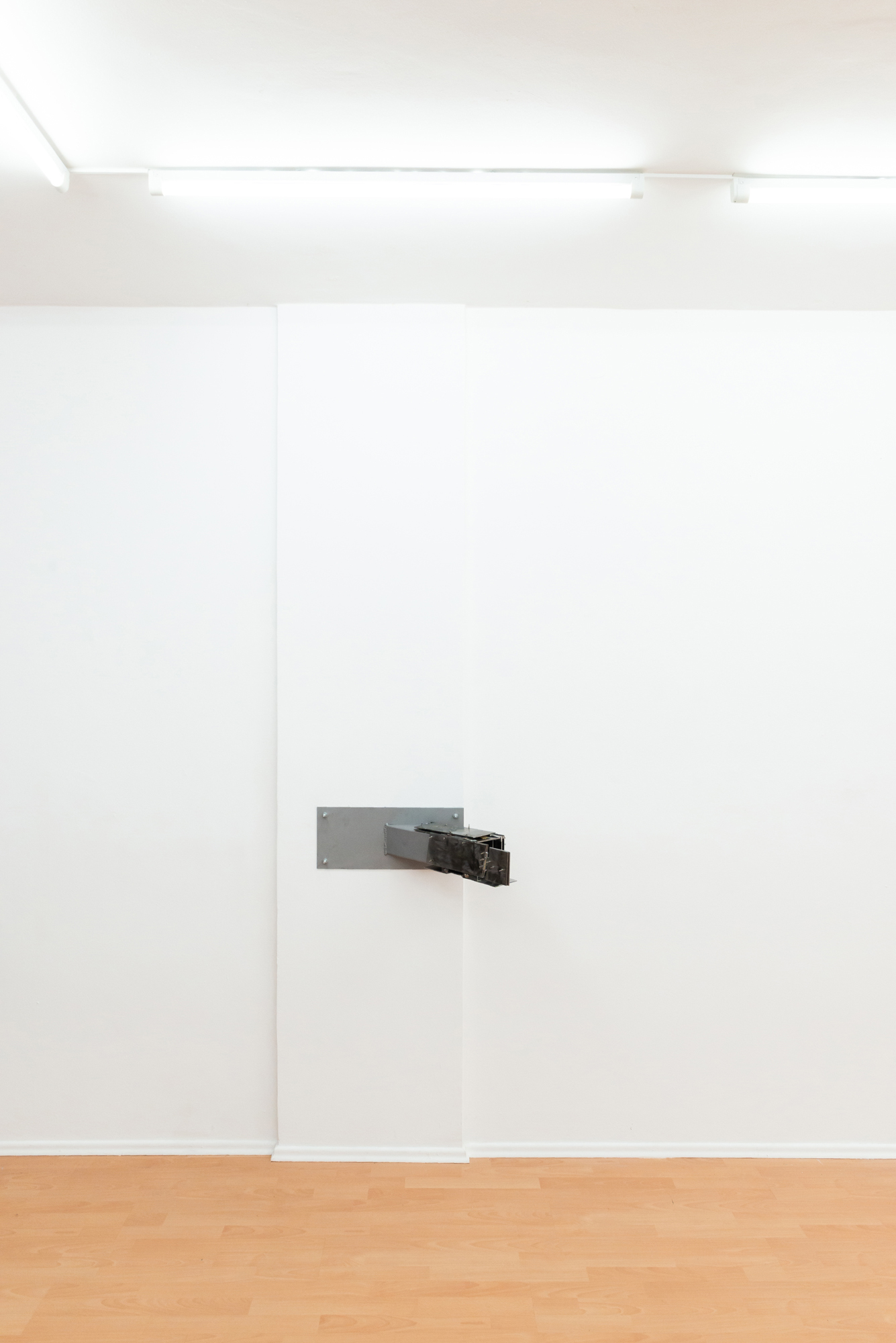 Rachel Fäth, Mount with Extender (1.1), 59x68x21cm