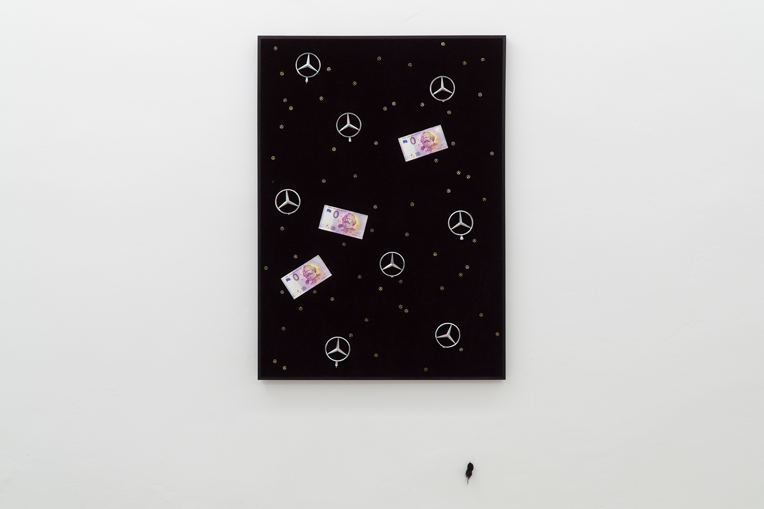 Susanne Schmitt, "Sternennacht l" (Starry night l), carpet, nylon, Mercedes stars, Pins, souvenir bill “Karl Marx 0 €”, fishing-hook, 106,6 x 76,6 cm, 2022