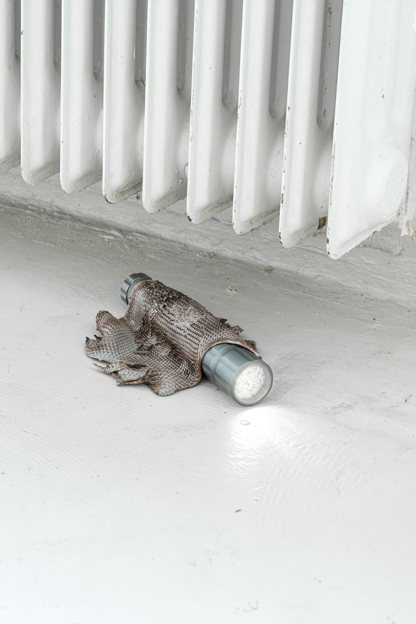 Markus Sworcik, Flashlight Quest, 2022, 21 x 7 x 5 cm, Flashlight, Polymer Clay, Aluminum, Simcard Holder, Resin, Paint
