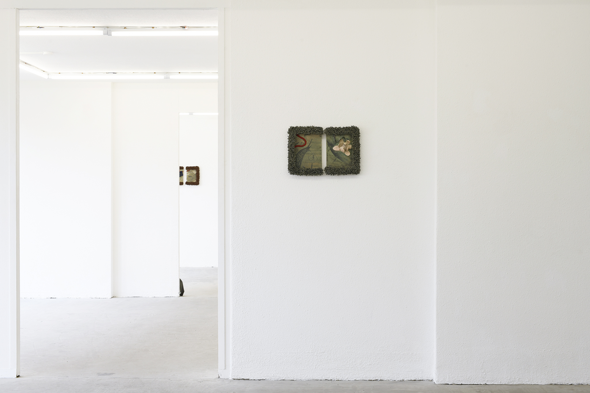 Die Blume wird immer gescheiter, screen print on ceramics, ca. 45 x 31 x 5 cm, 2022